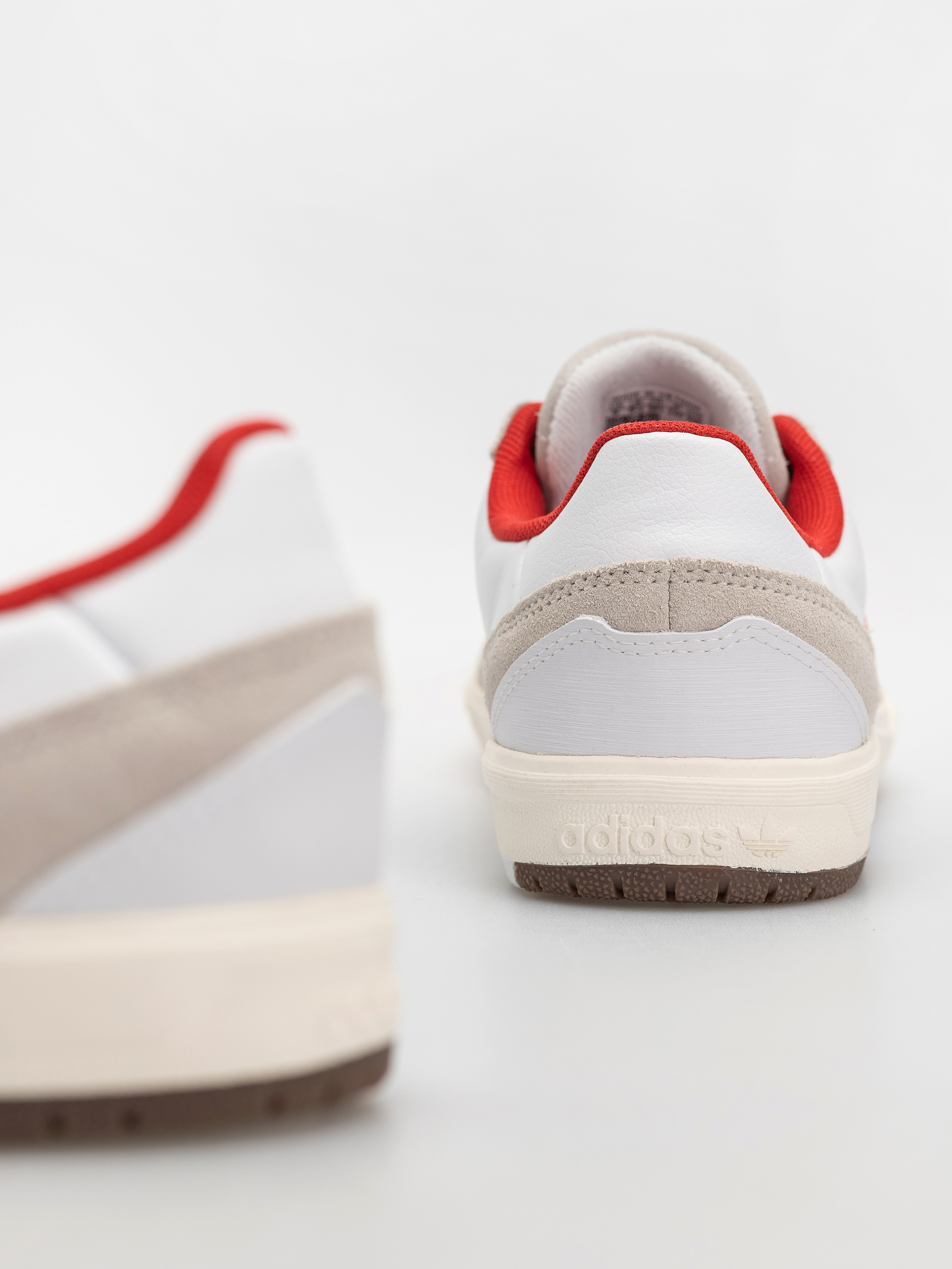 Topánky adidas Tyshawn II (ftwwht/betsca/cwhite)