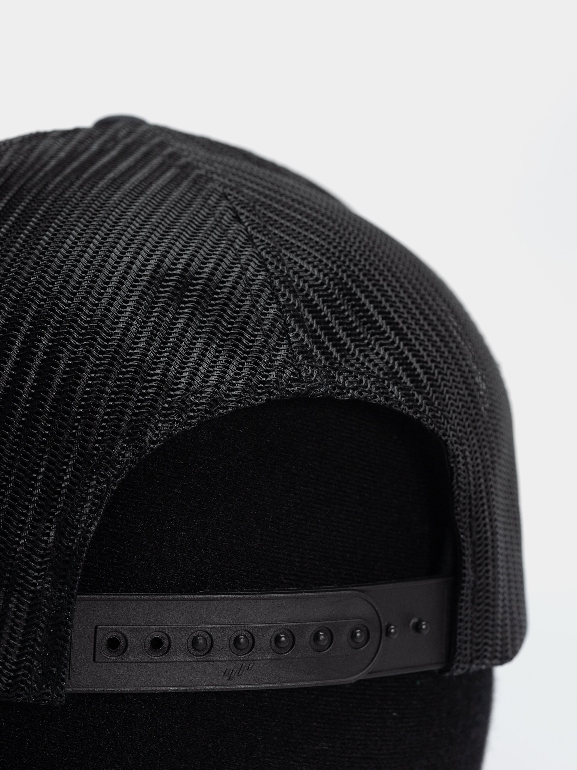 Šiltovka Columbia Mesh Snap Back (black)