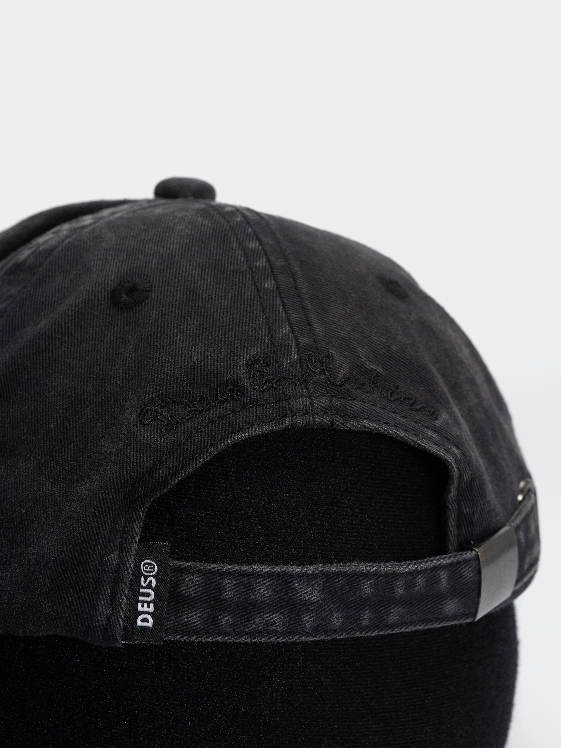 Šiltovka Deus Ex Machina Shield Garment Dyed Dad (black)