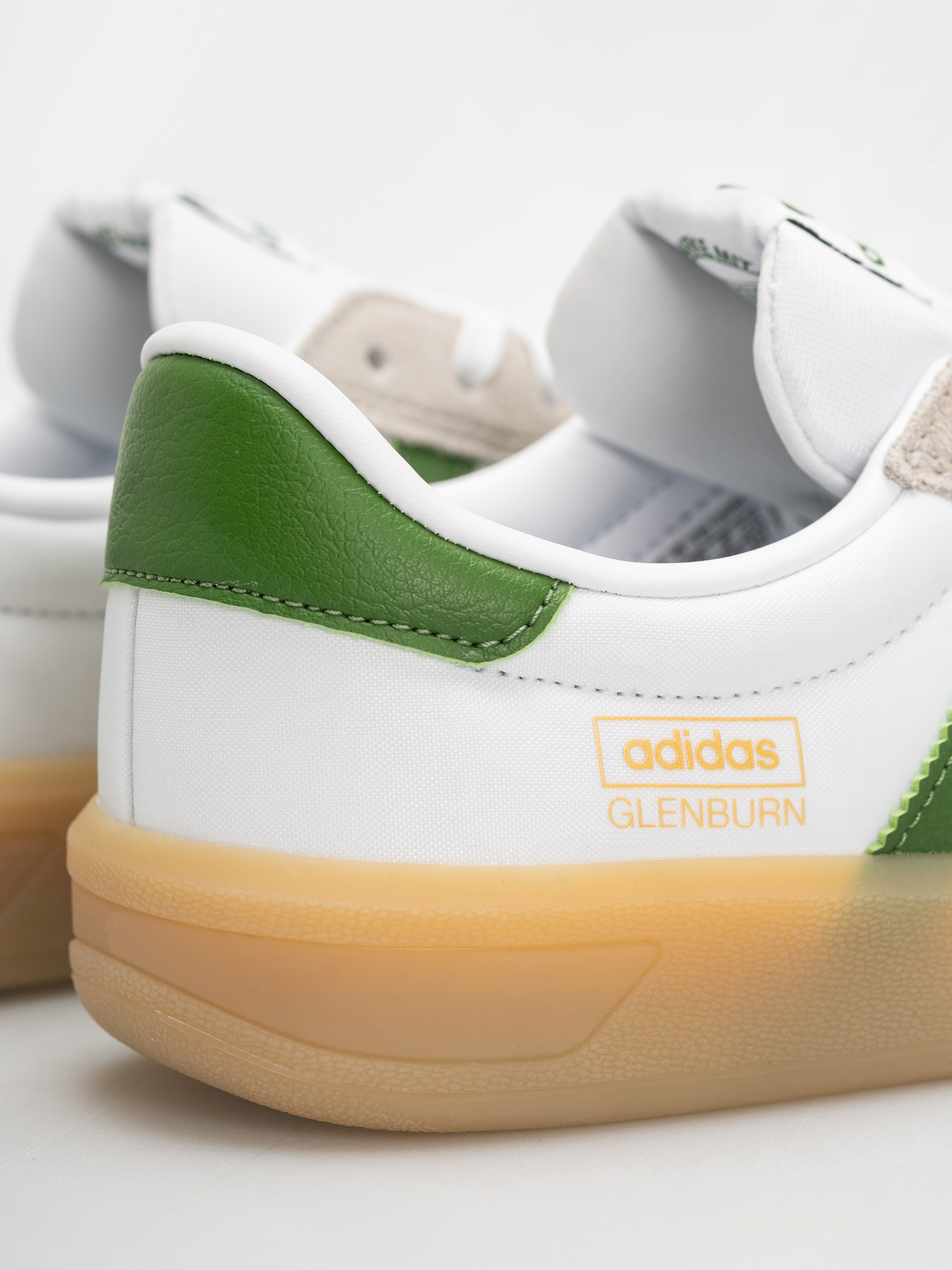 Topánky adidas Glenburn (ftwwht/cregrn/gum3)