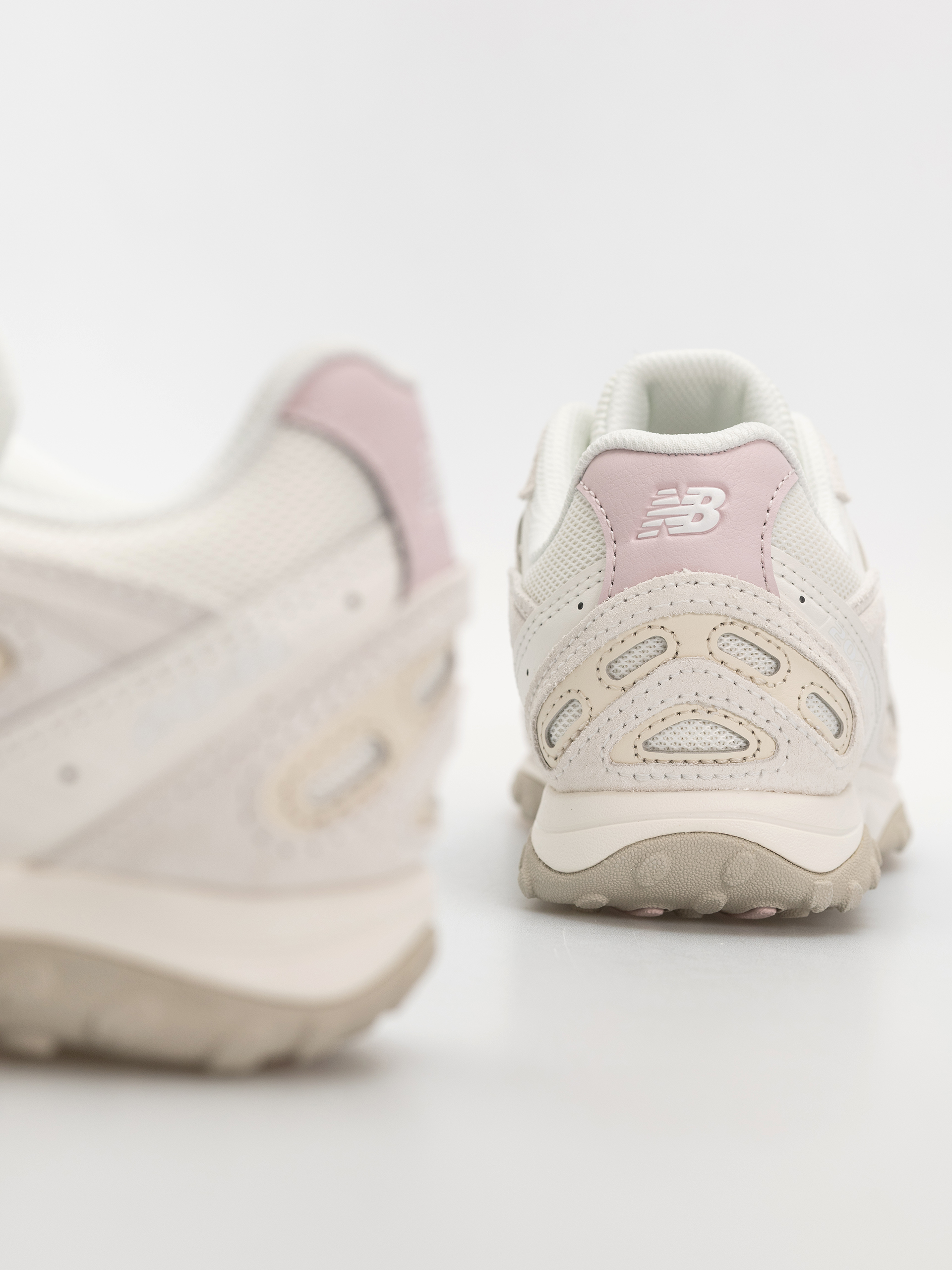 Topánky New Balance 204 (sea salt/stone pink)