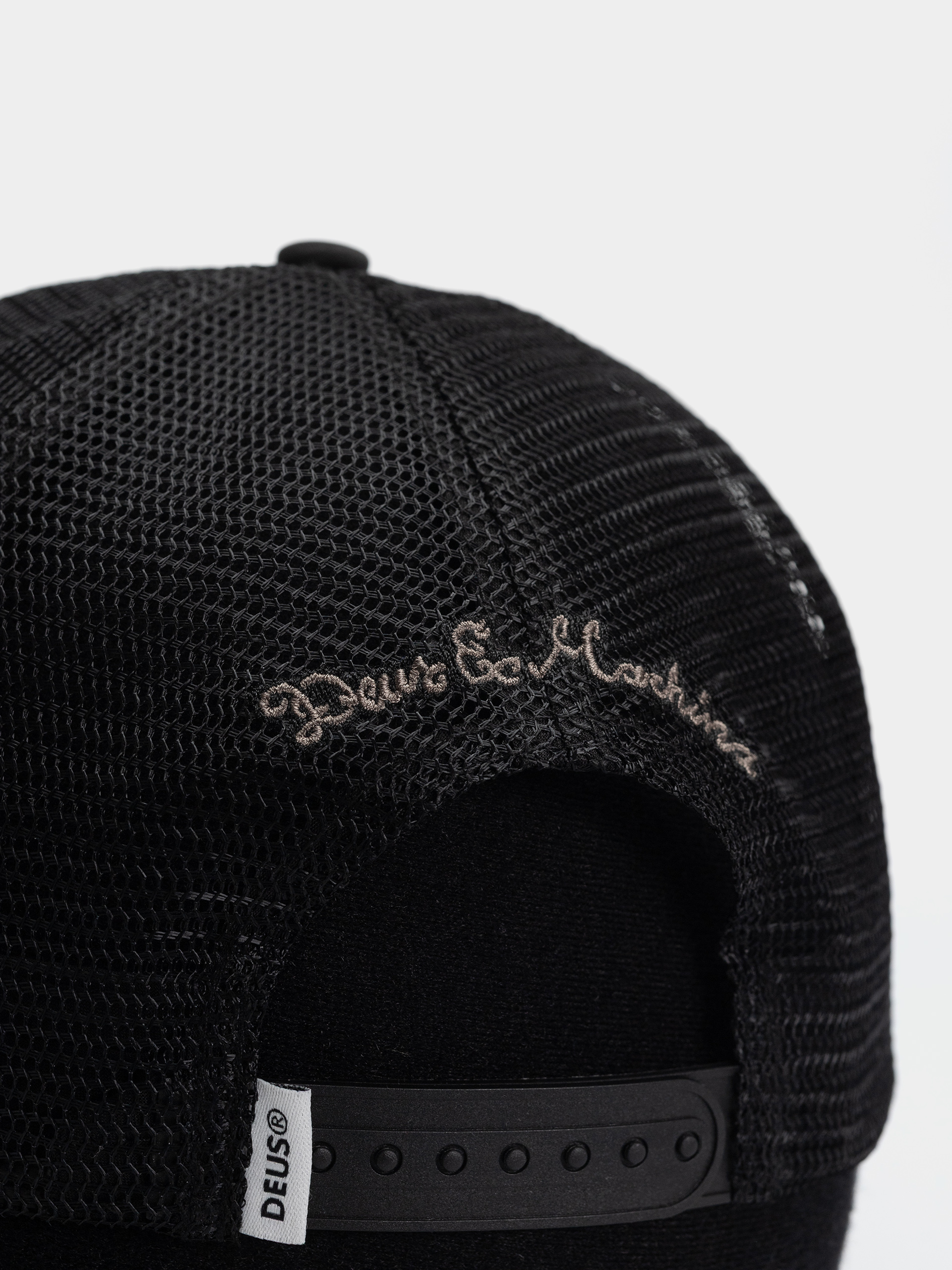 Šiltovka Deus Ex Machina Pill (black)