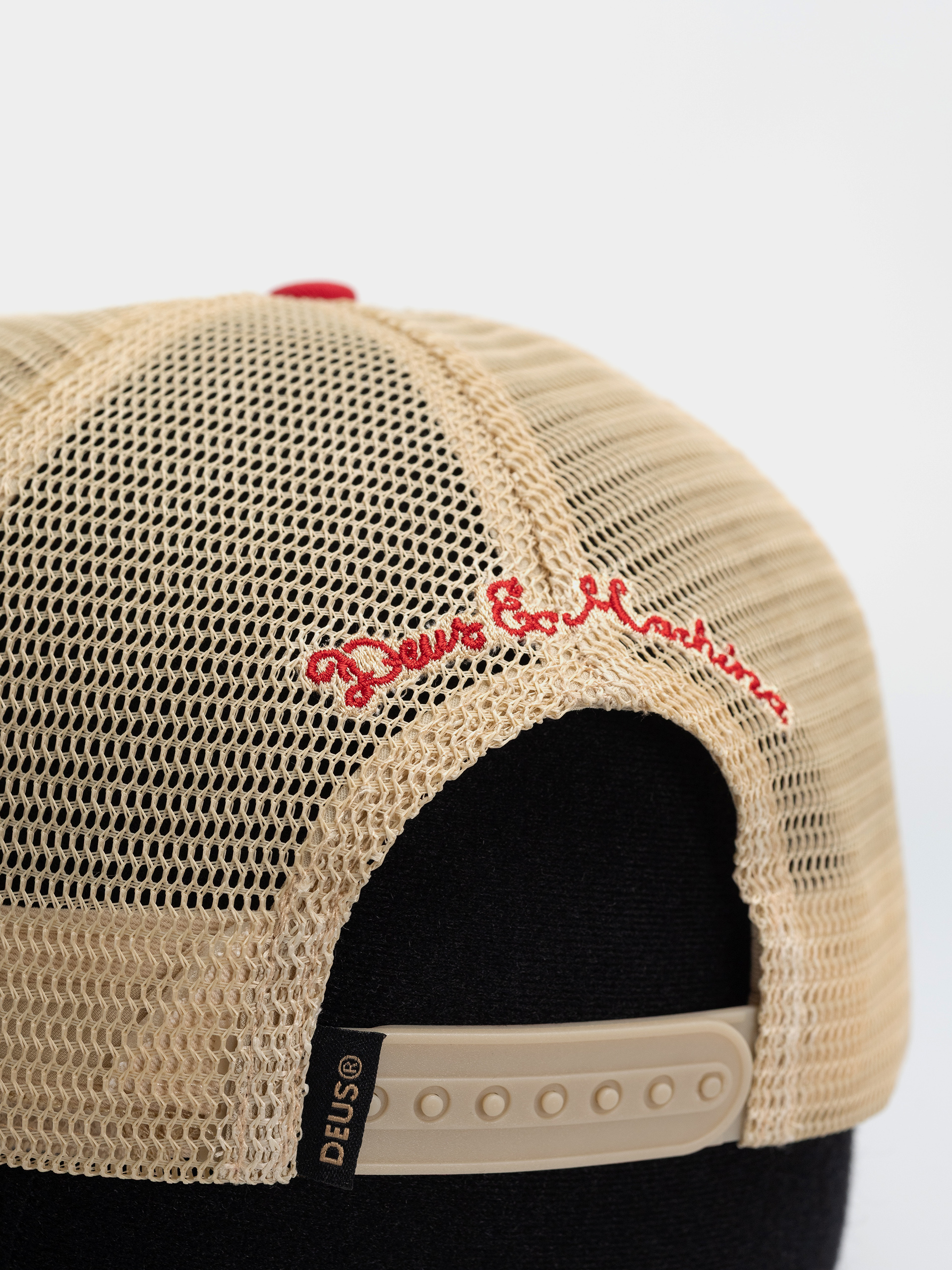 Šiltovka Deus Ex Machina Malden (melon red)