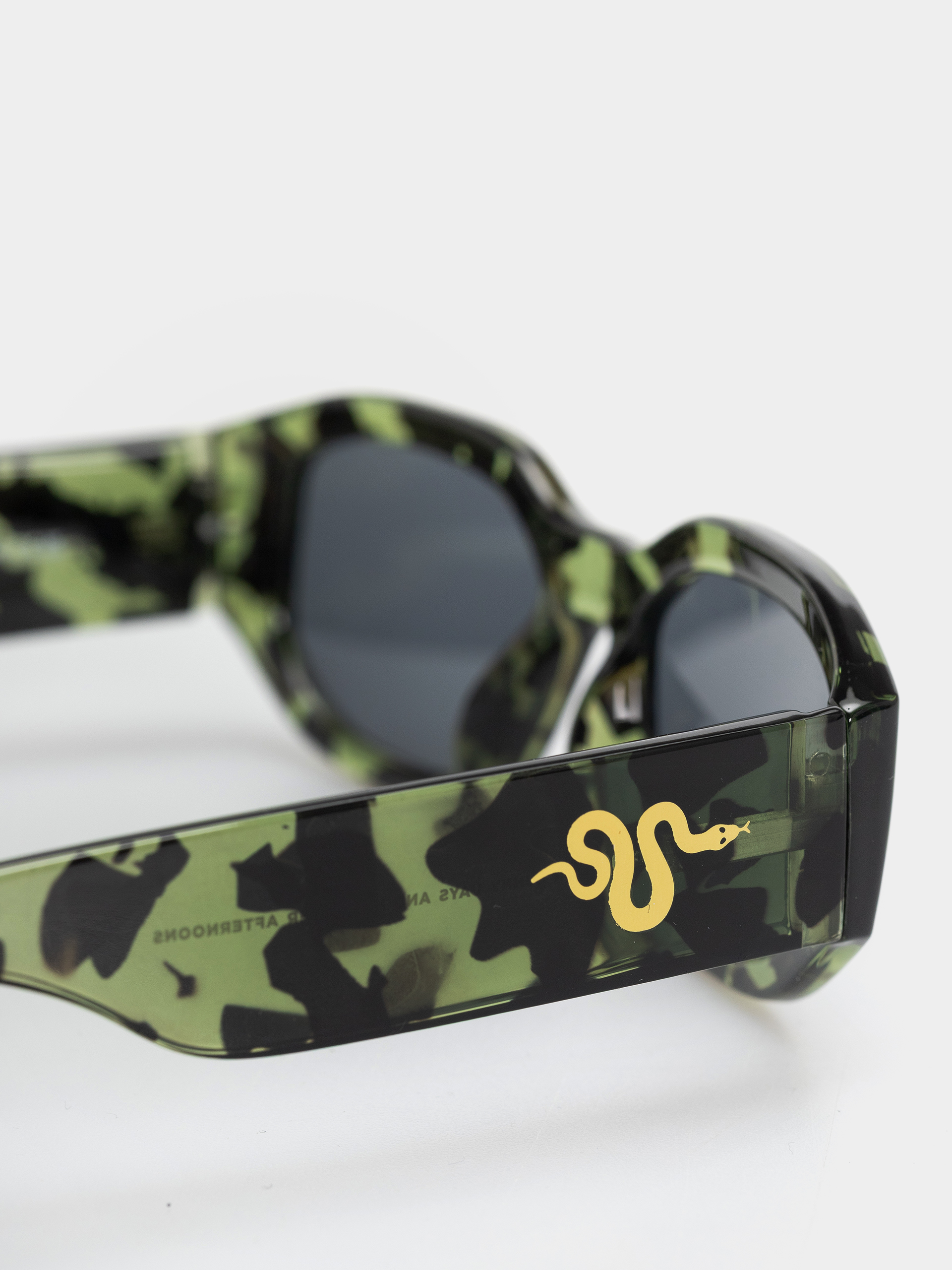 Slnečné okuliare CHPO Brooklyn (green camo/black)