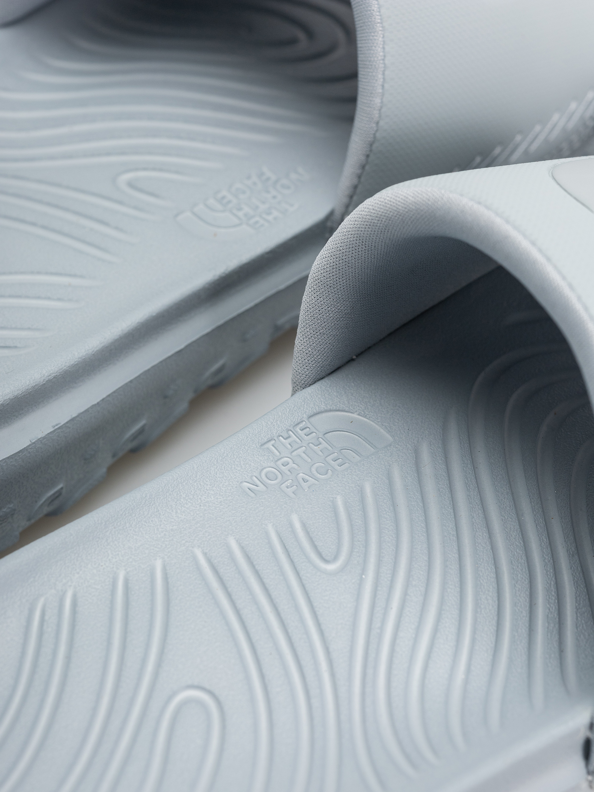 Šľapky The North Face Never Stop Cush (frost grey/fros)