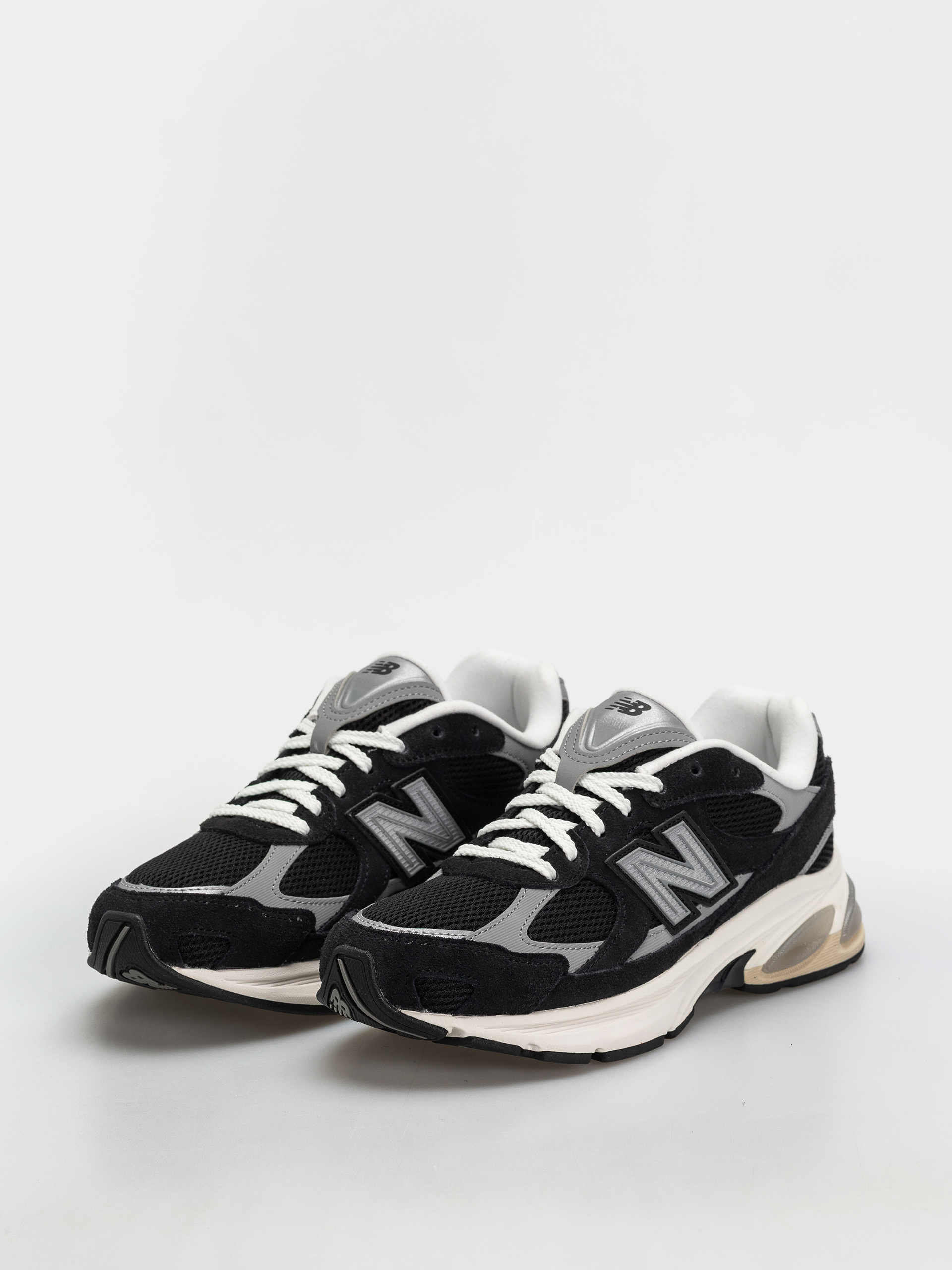Topánky New Balance 2010 (black/shadow grey/sea salt)