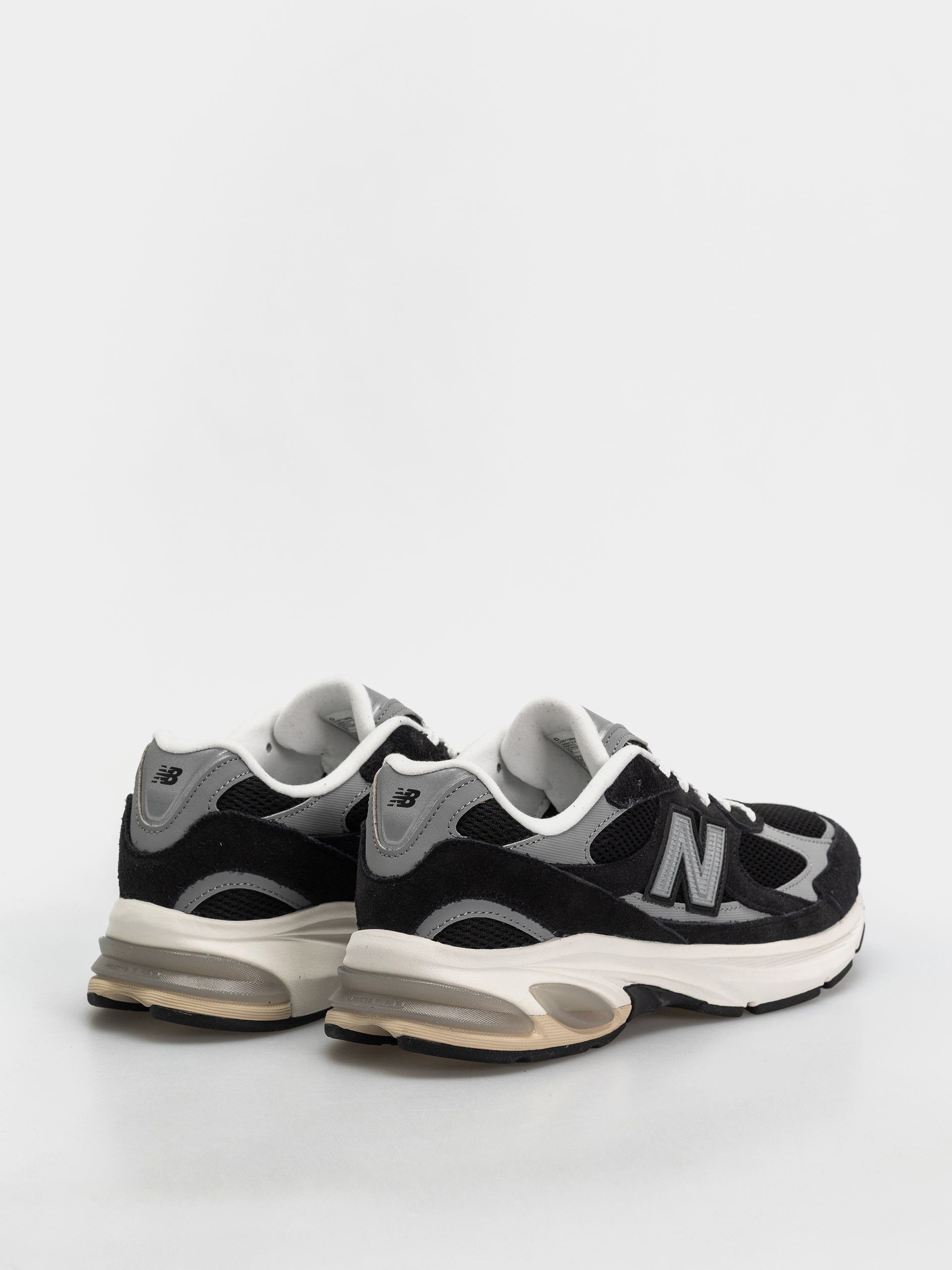 Topánky New Balance 2010 (black/shadow grey/sea salt)