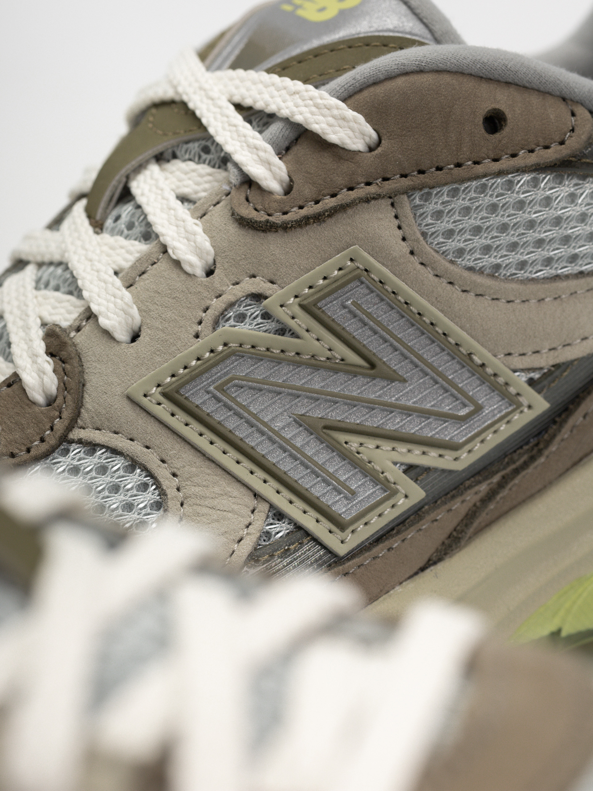 Topánky New Balance 2010 (covert green/dry lime/lone star grey)
