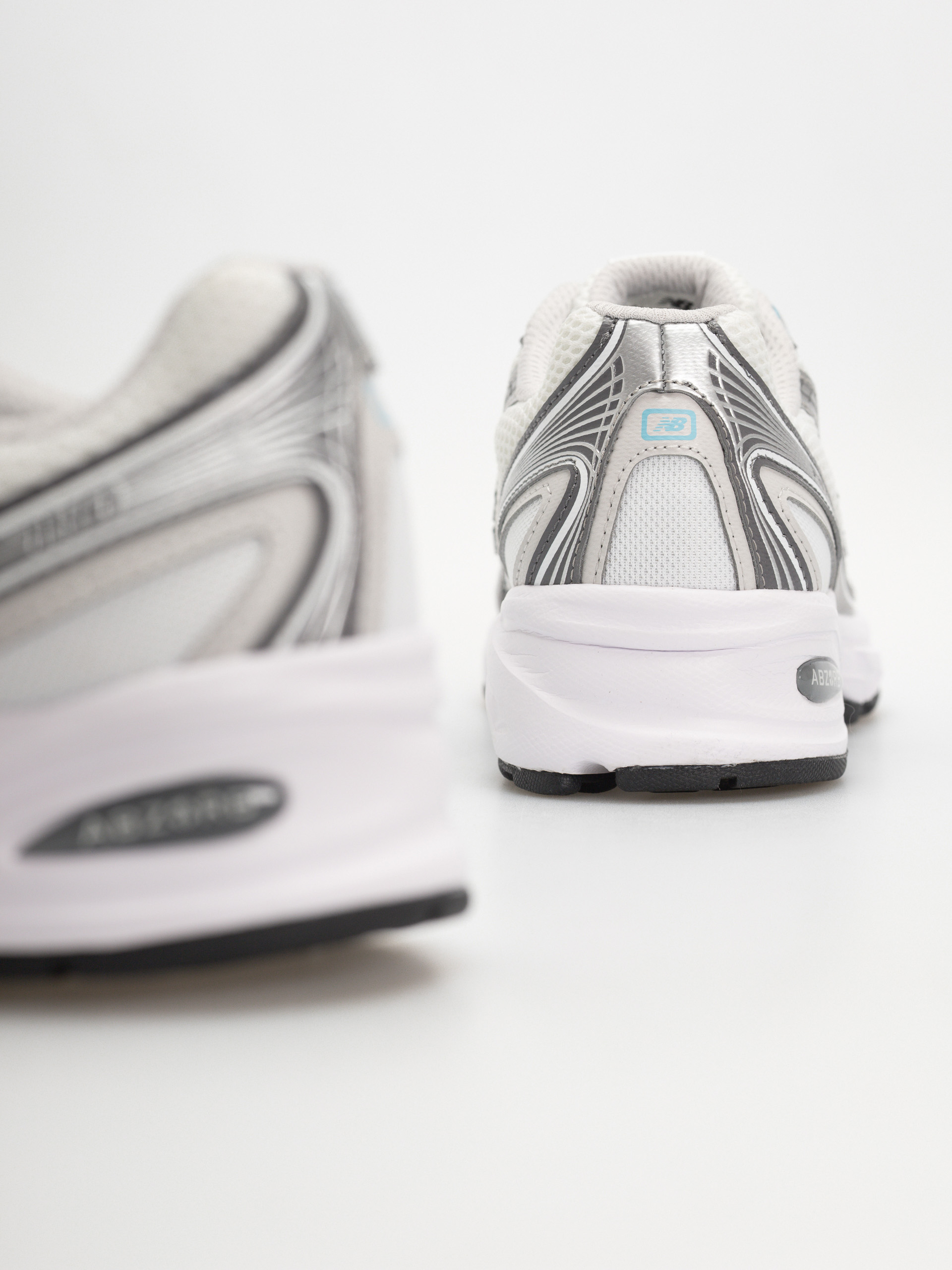 Topánky New Balance 740 (103 white/castlerock)