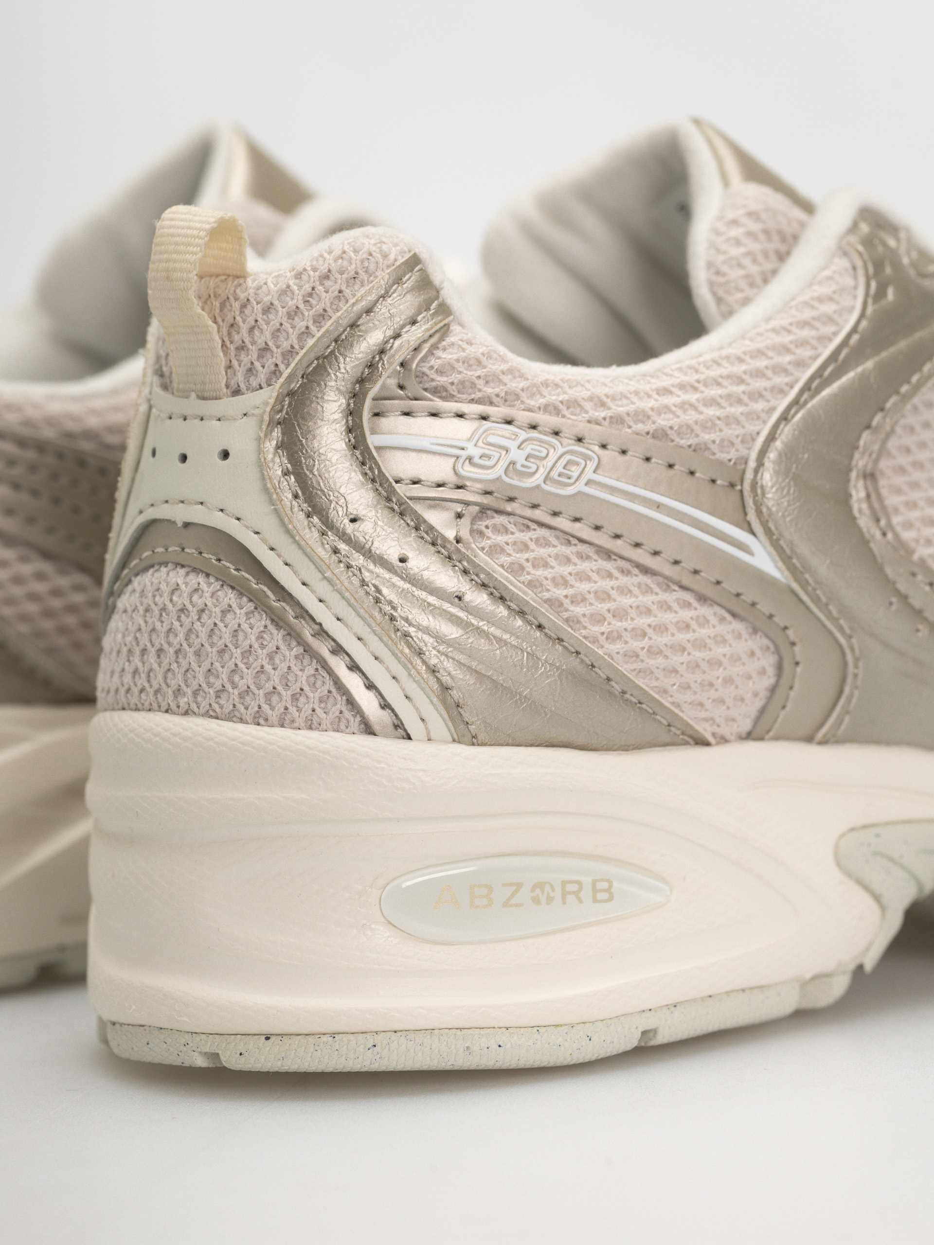 Topánky New Balance 530 (gold metallic/linen)