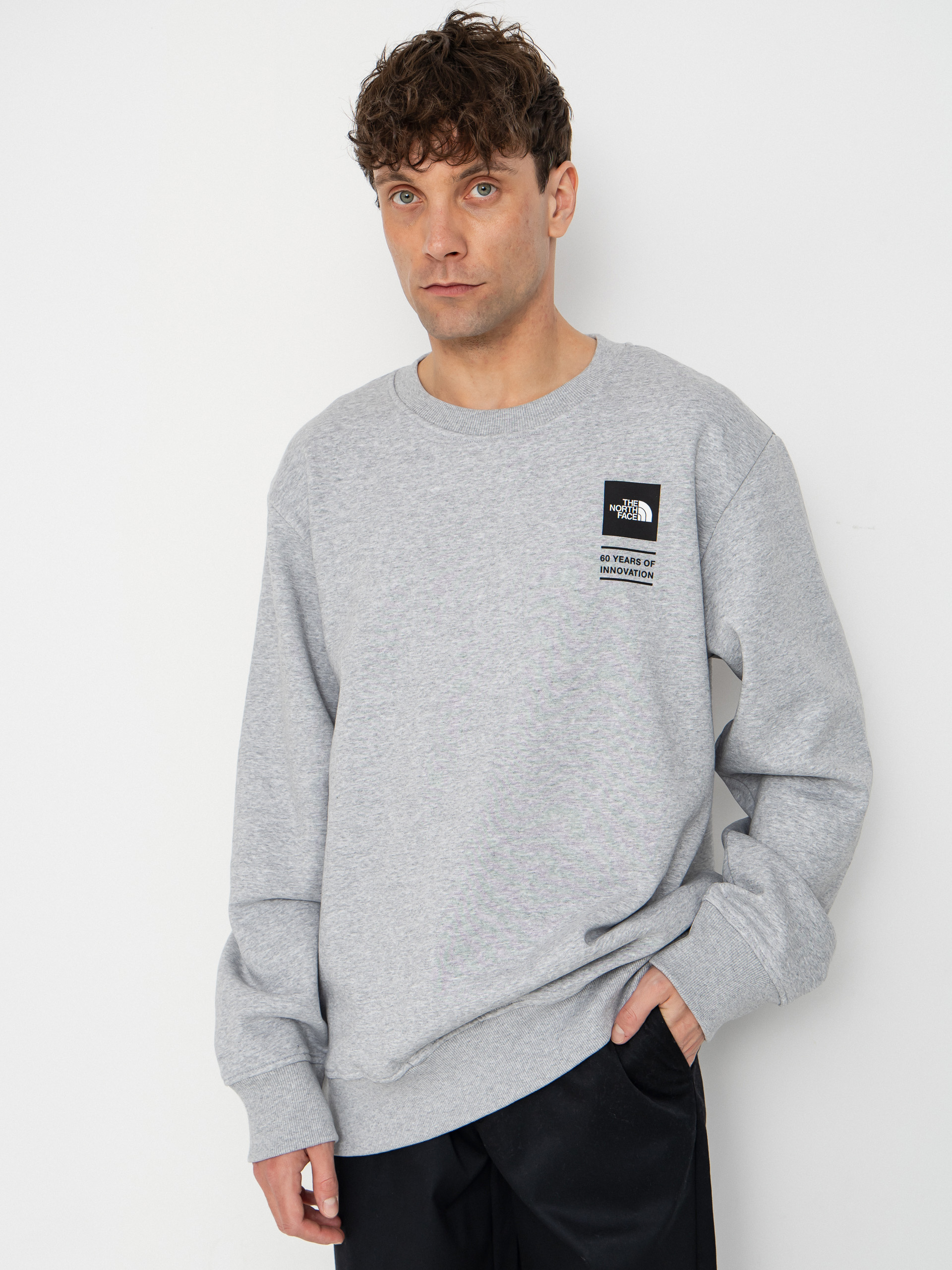 Mikina The North Face Tnf Celebration Relaxed Crew (tnflightgreyhtr)