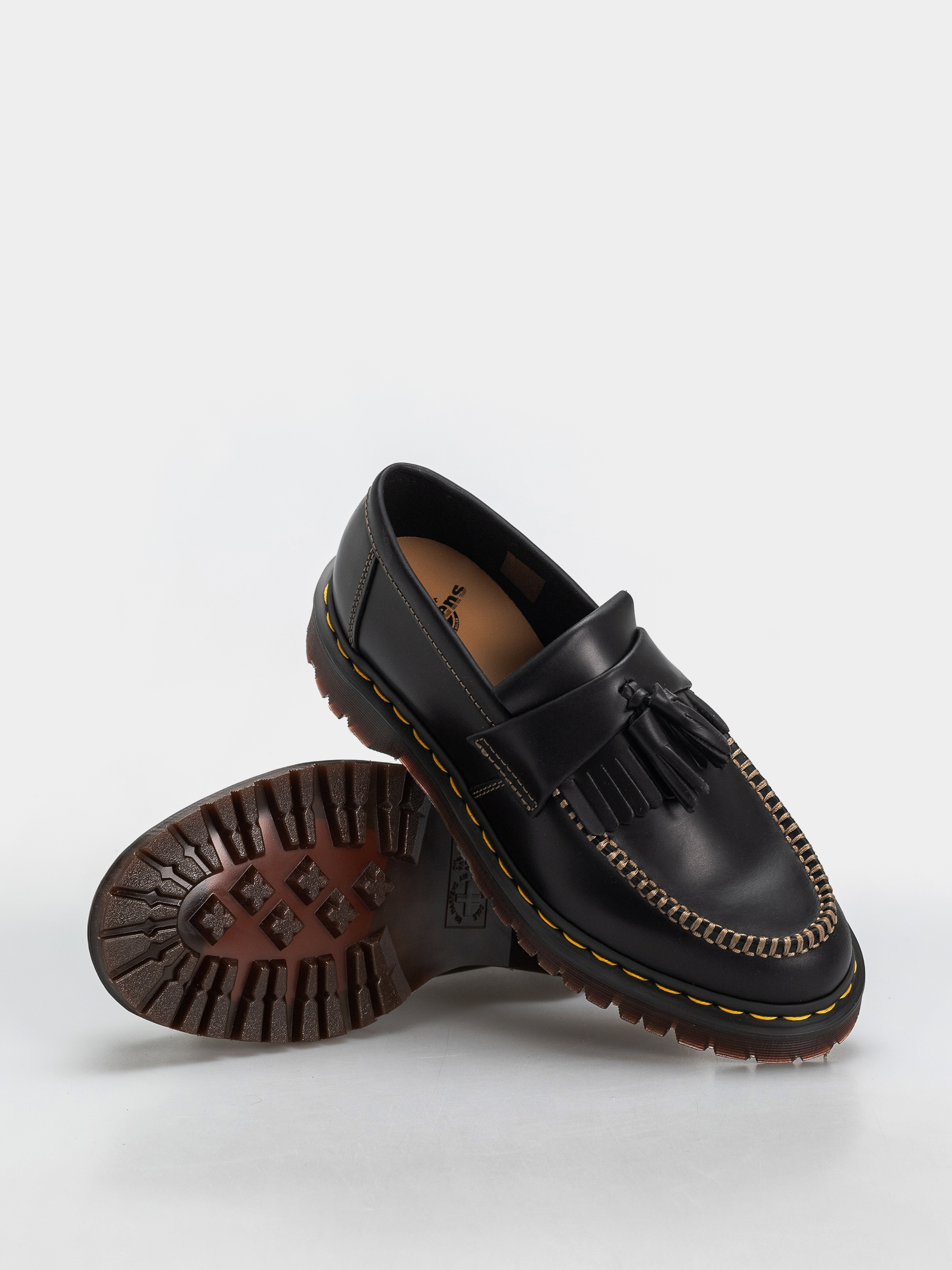 Topánky Dr. Martens Adrian Ben Tassel Loafer (black orleans)