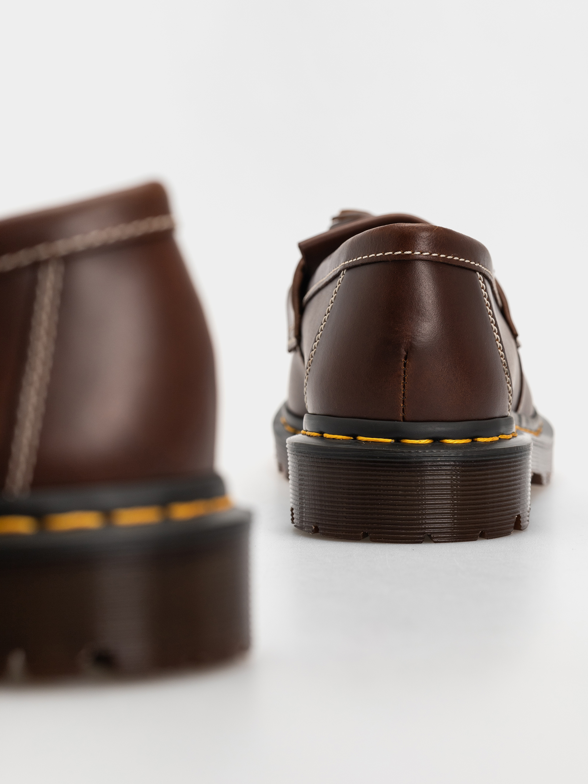 Topánky Dr. Martens Adrian Ben Tassel Loafer (butterscotch orleans)