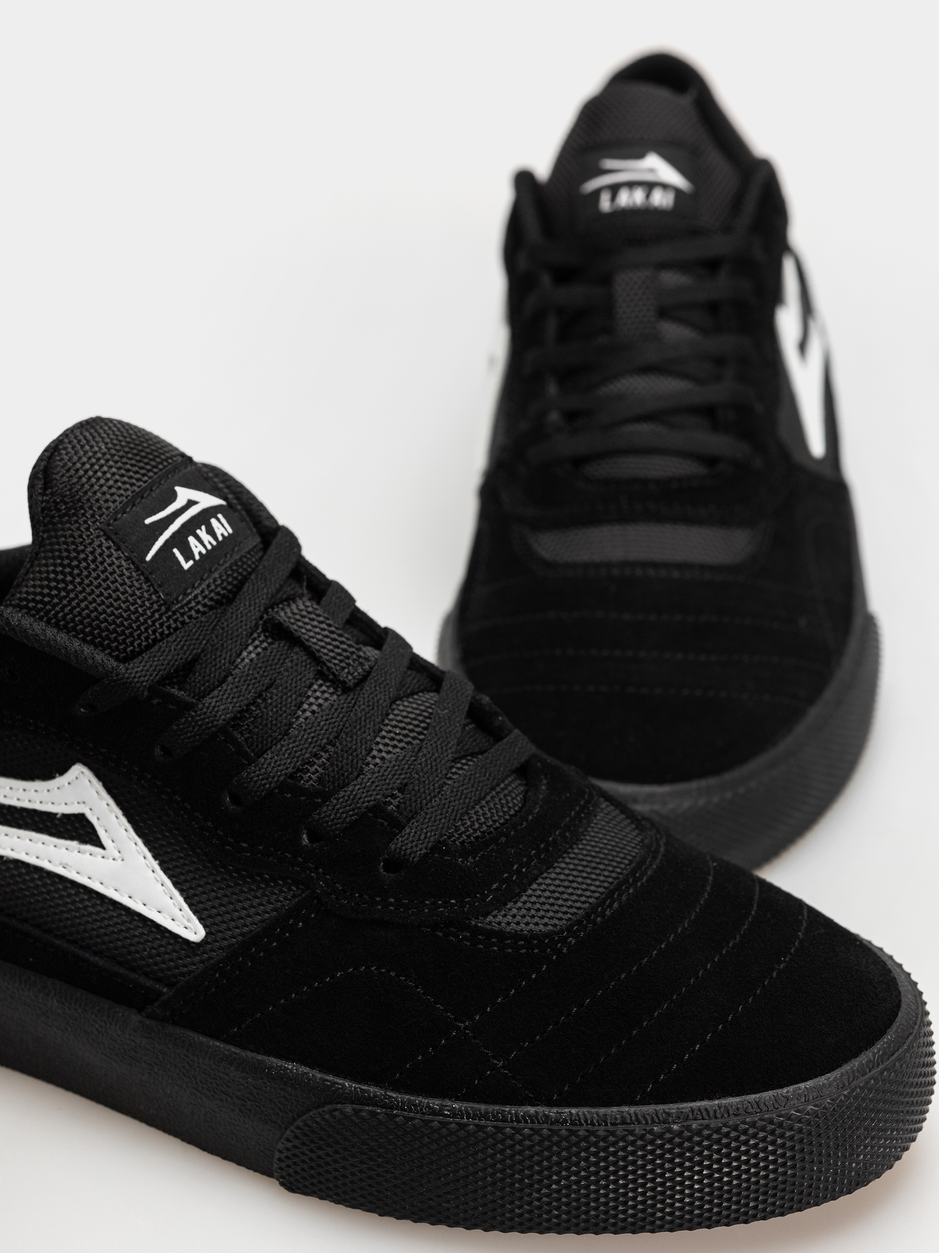 Topánky Lakai Cambridge (black suede)