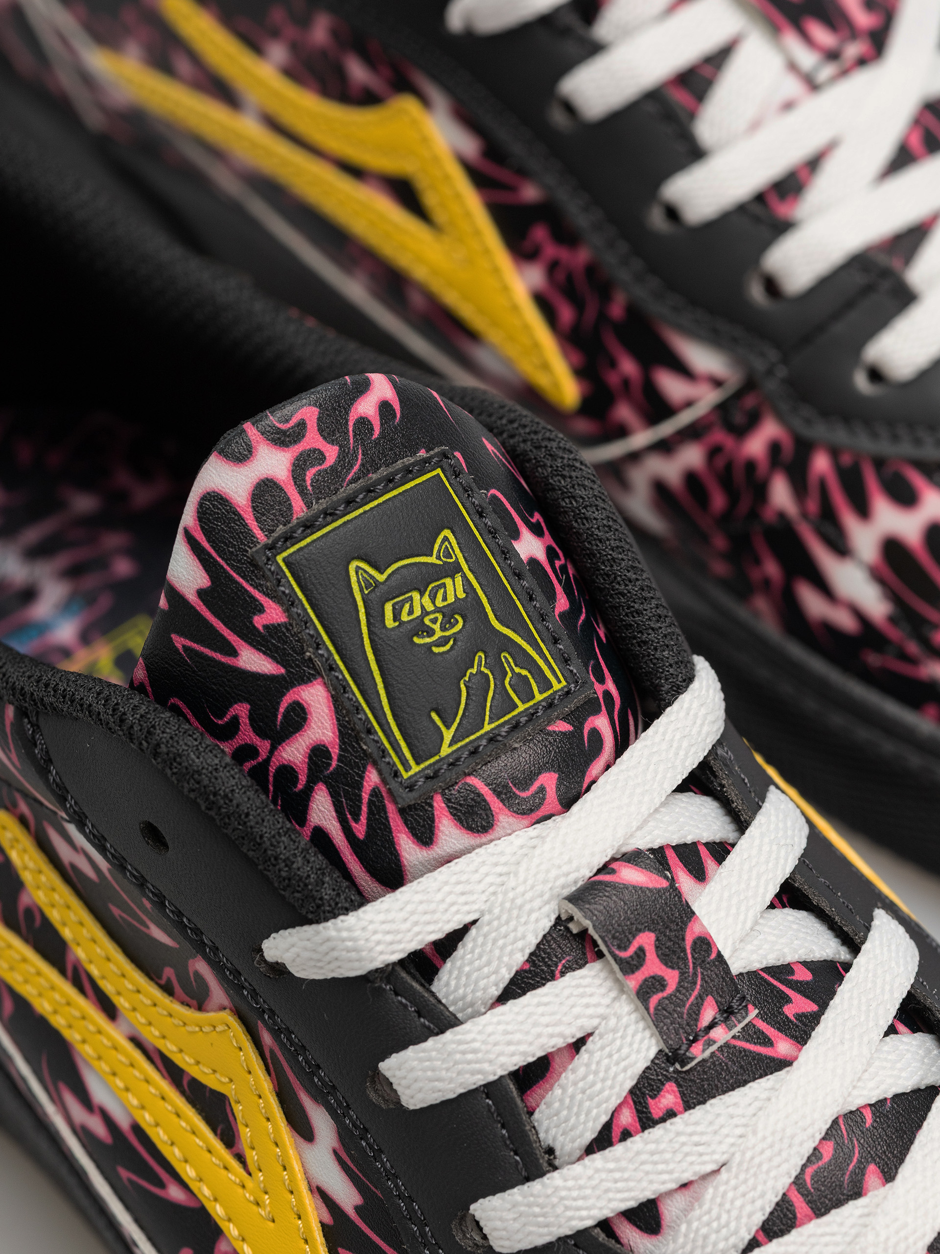 Topánky Lakai Cambridge Lakai X Rip'N'Dip (pink flame)