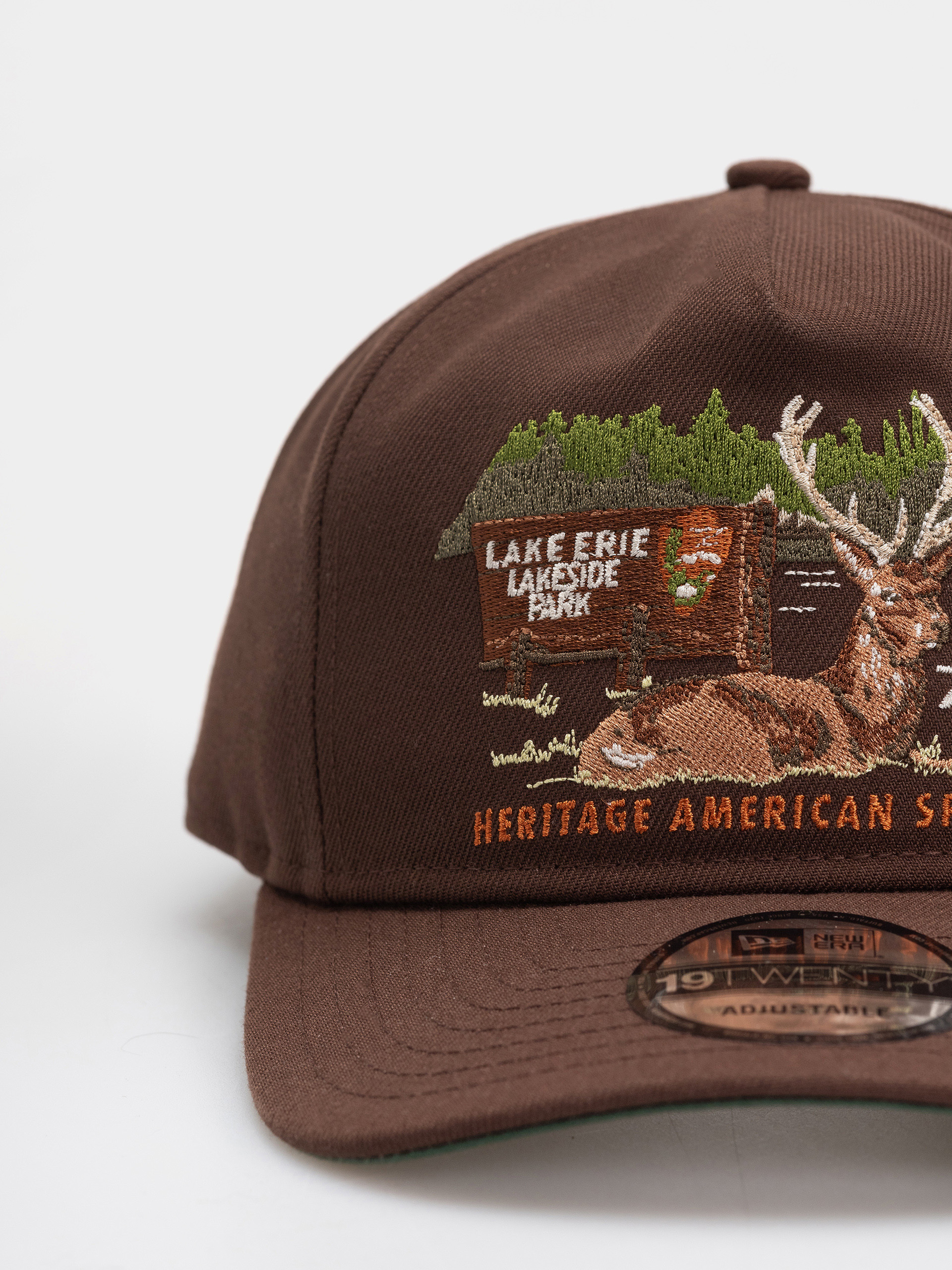 Šiltovka New Era Outdoor Graphic 19Twenty (chestnut)