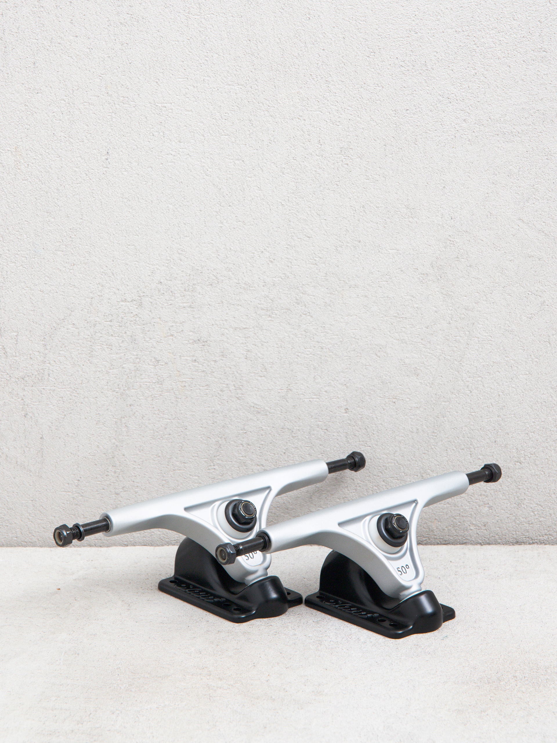 Trucky Globe Slant Mag Reverse Kingpin (grey/black)