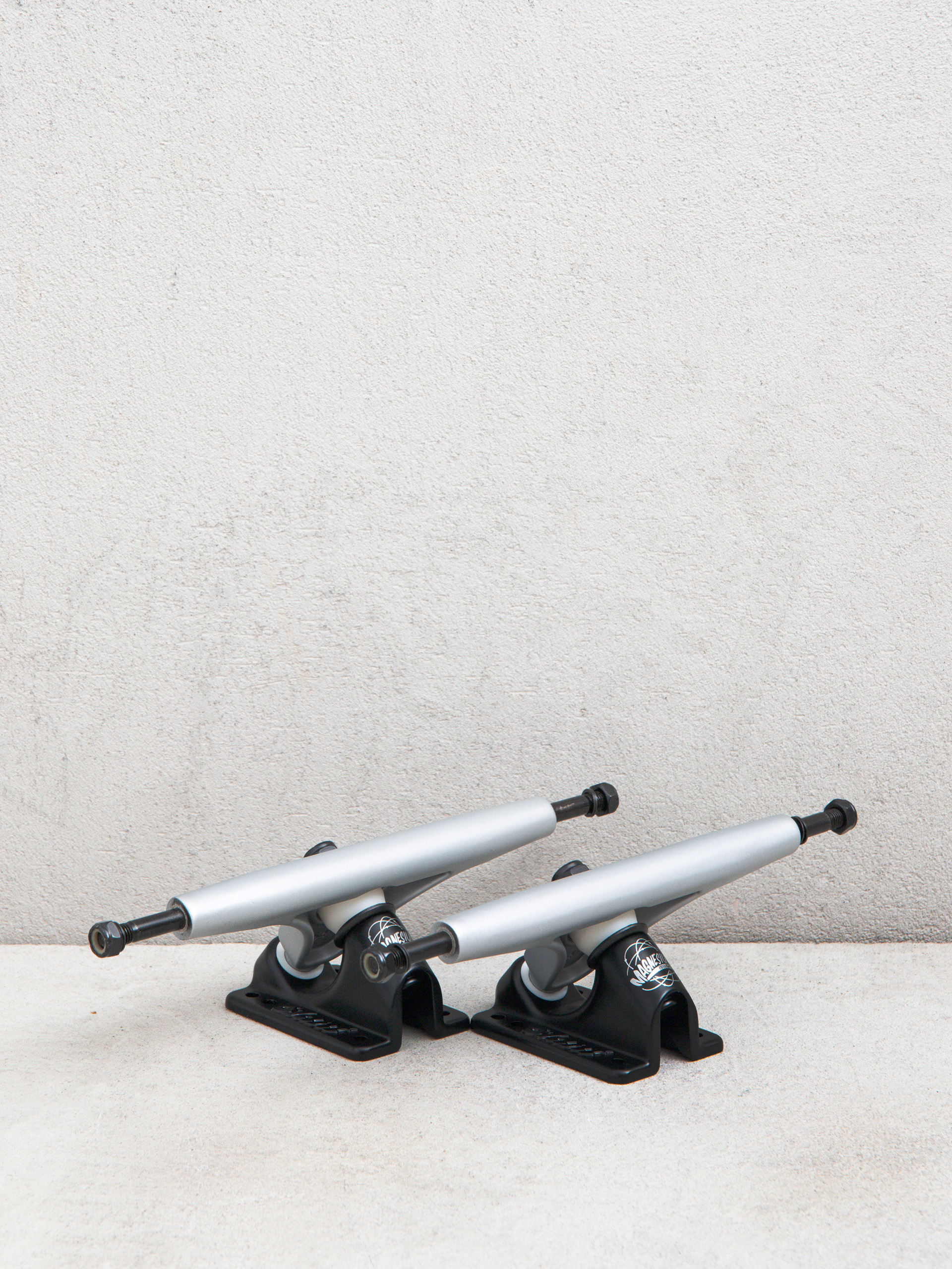 Trucky Globe Slant Mag Reverse Kingpin (grey/black)