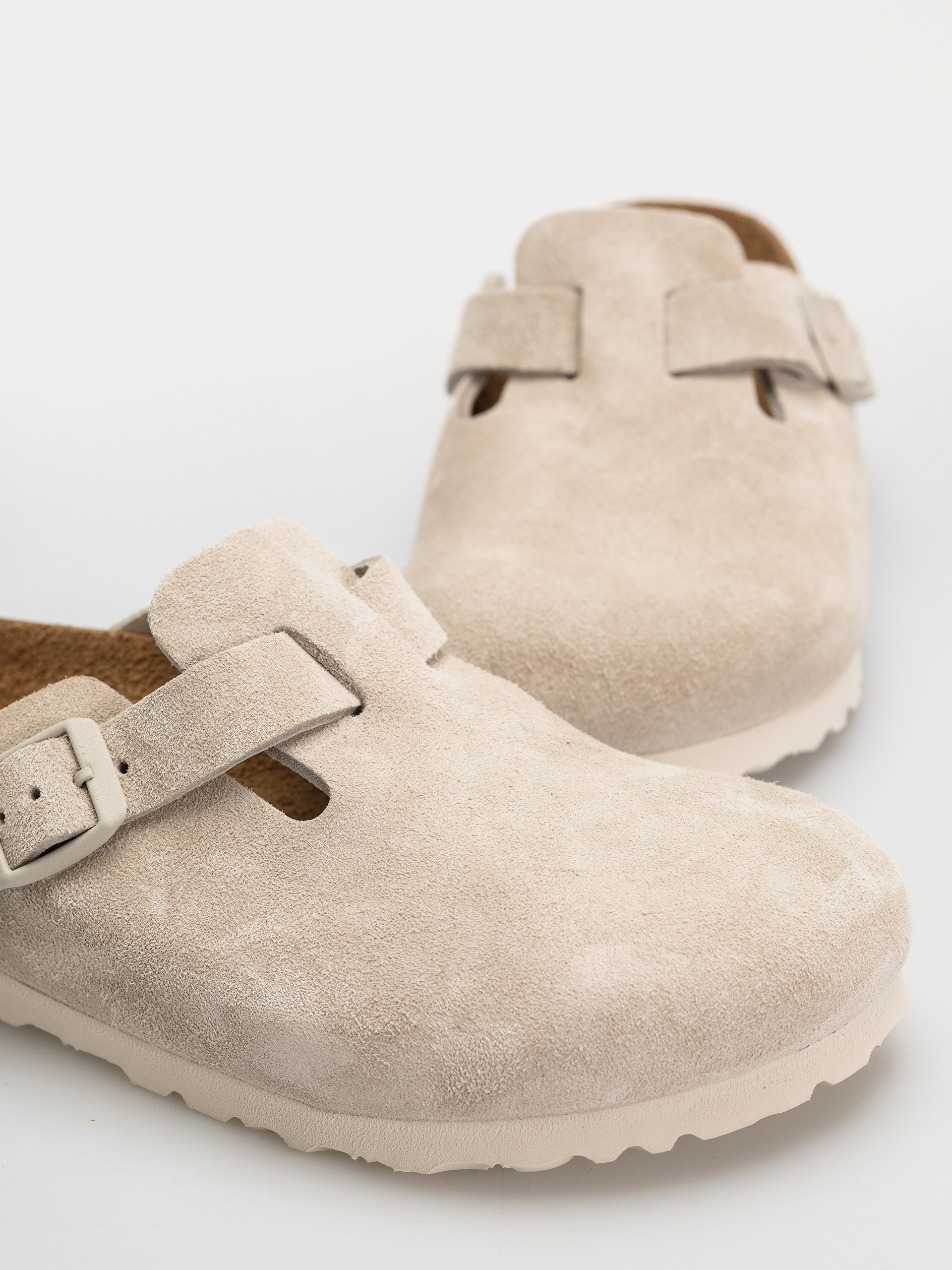 Šľapky Birkenstock Boston Suede Leather Narrow (oyster)