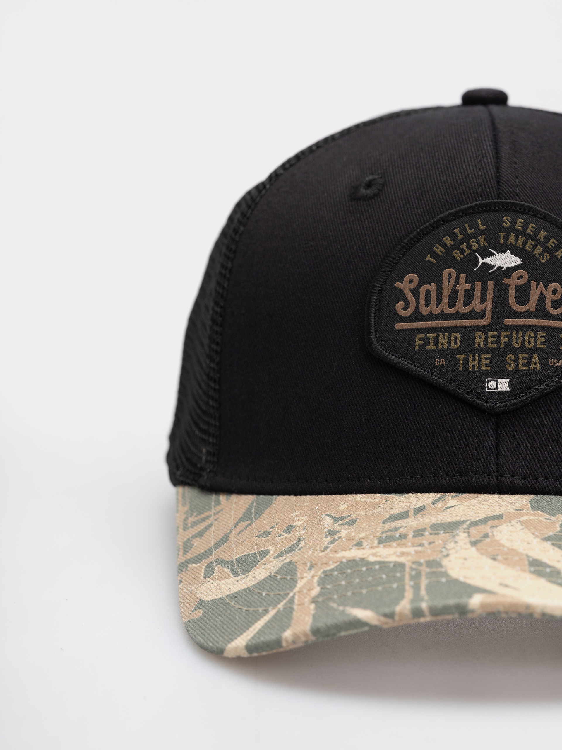 Šiltovka Salty Crew Border Trucker (black camo)