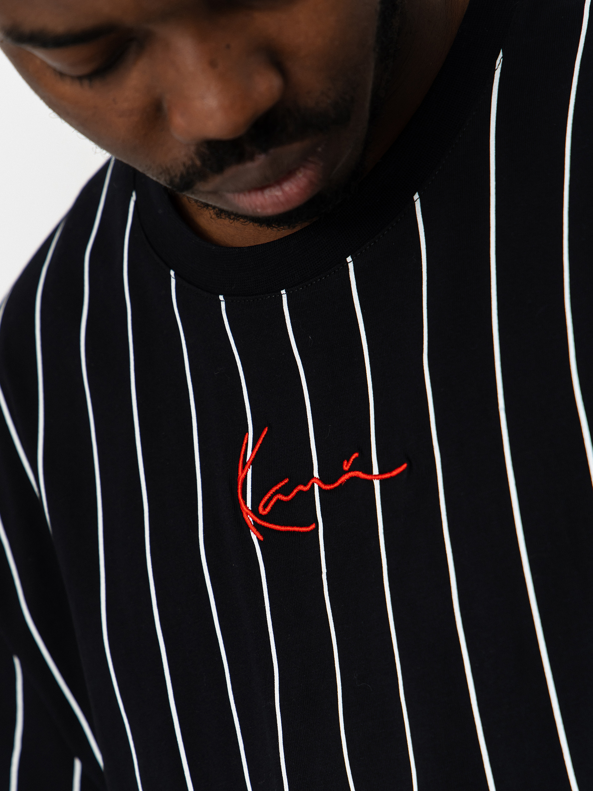 Tričko Karl Kani Small Signature Pinstripe (black/white)