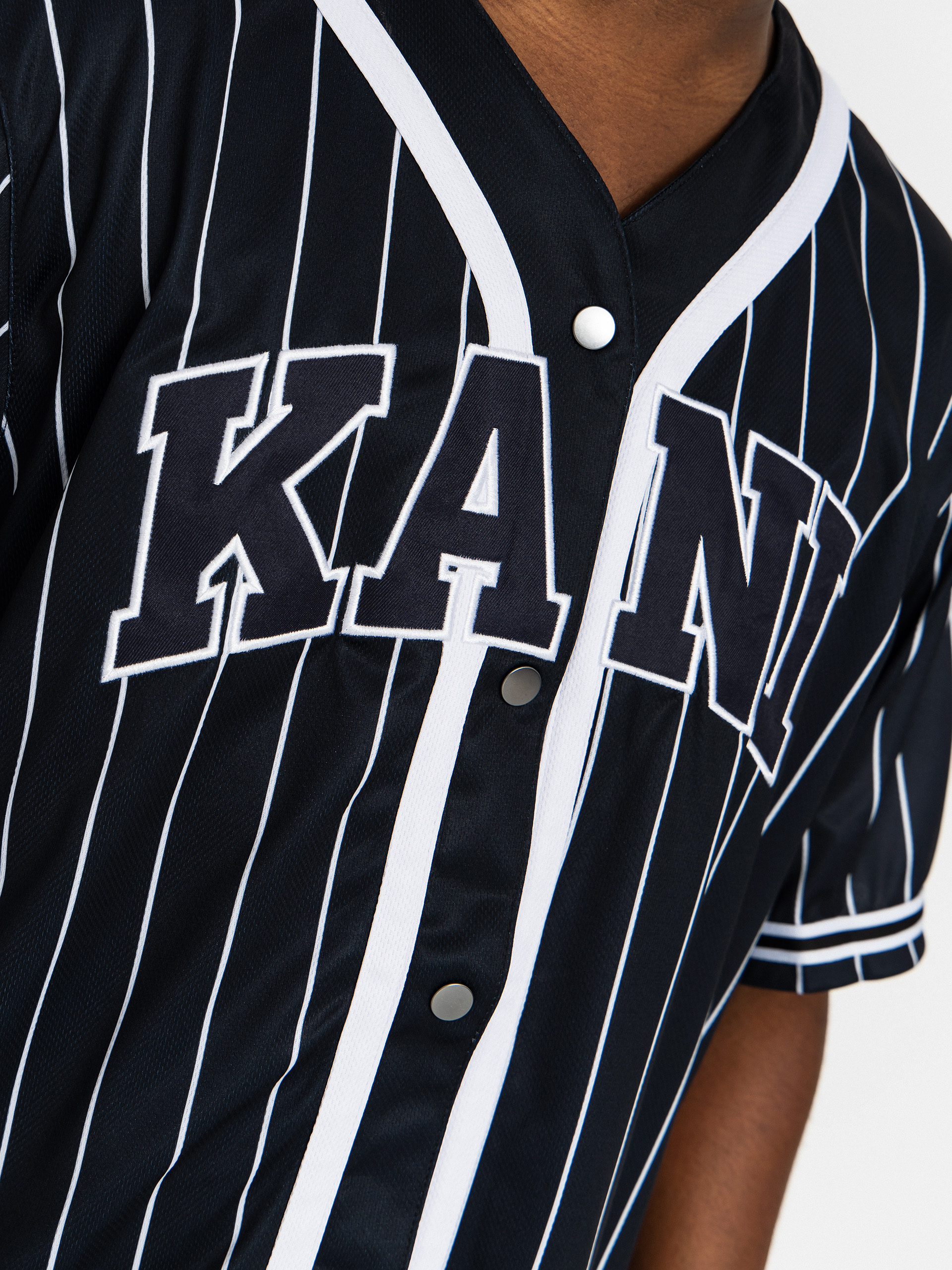 Košeľa Karl Kani Serif Pinstripe Baseball (black/white)
