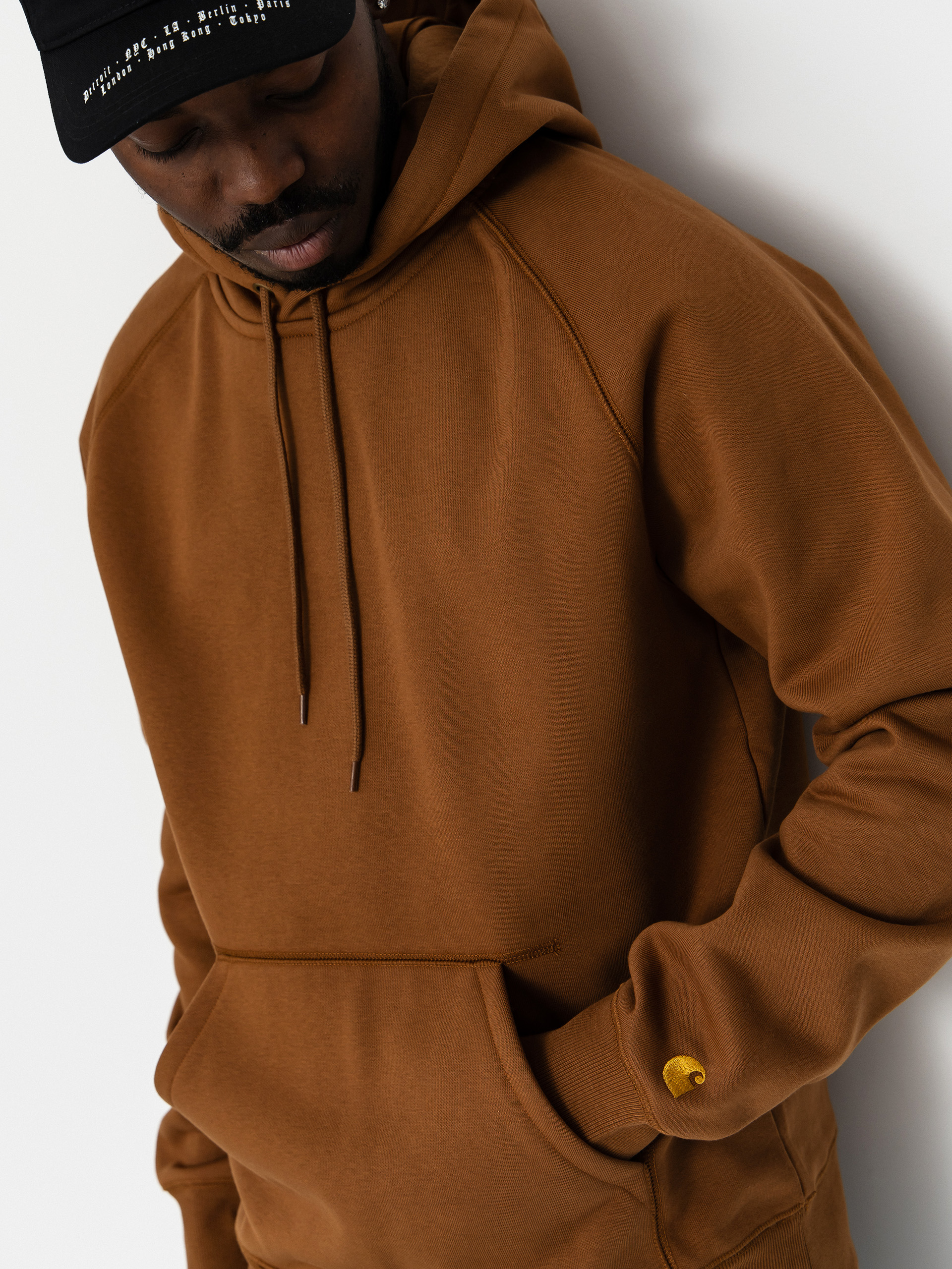 Mikina s kapucňou Carhartt WIP Chase HD (hamilton brown/gold)