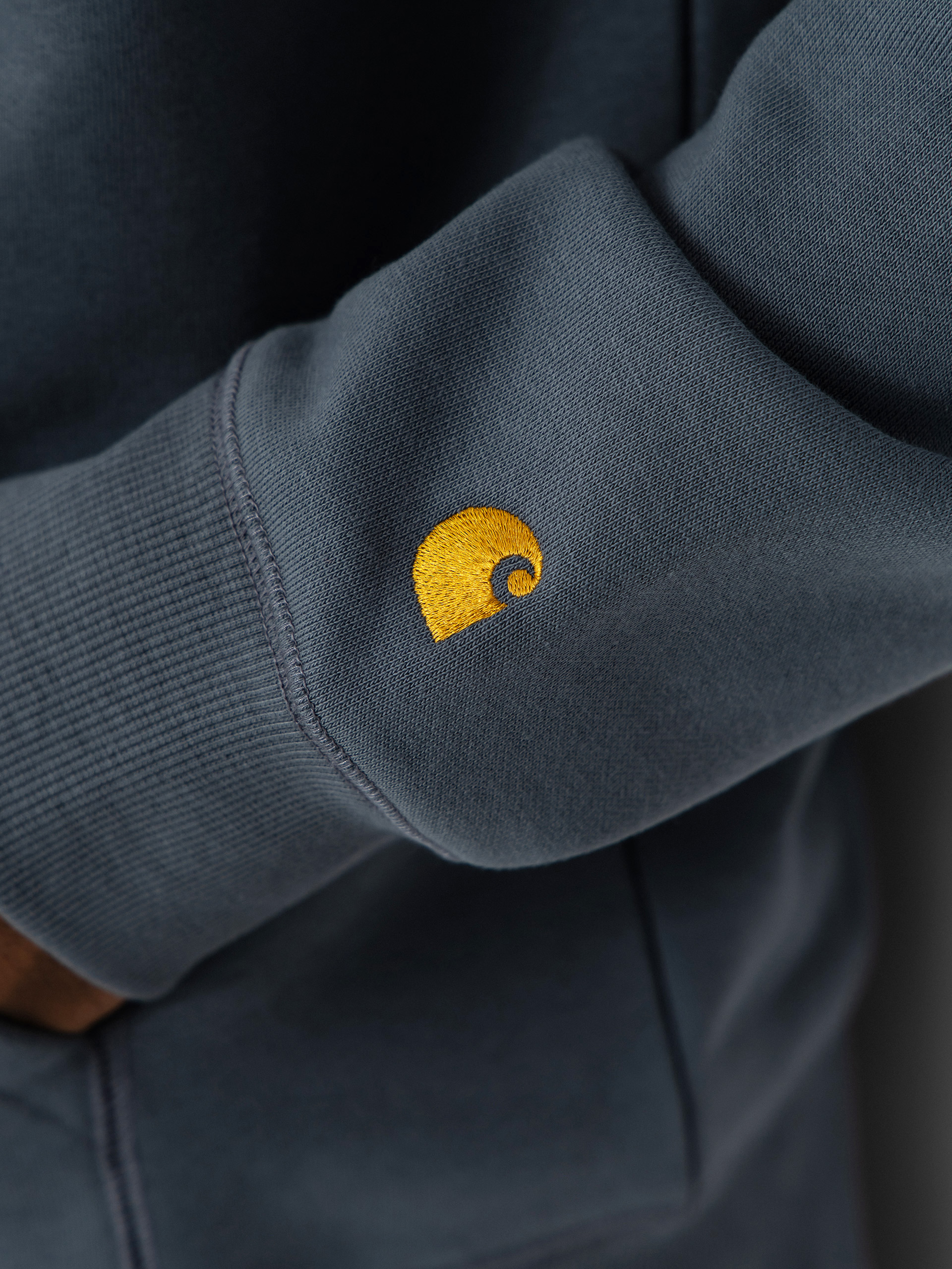 Mikina s kapucňou Carhartt WIP Chase ZHD (cozy blue/gold)