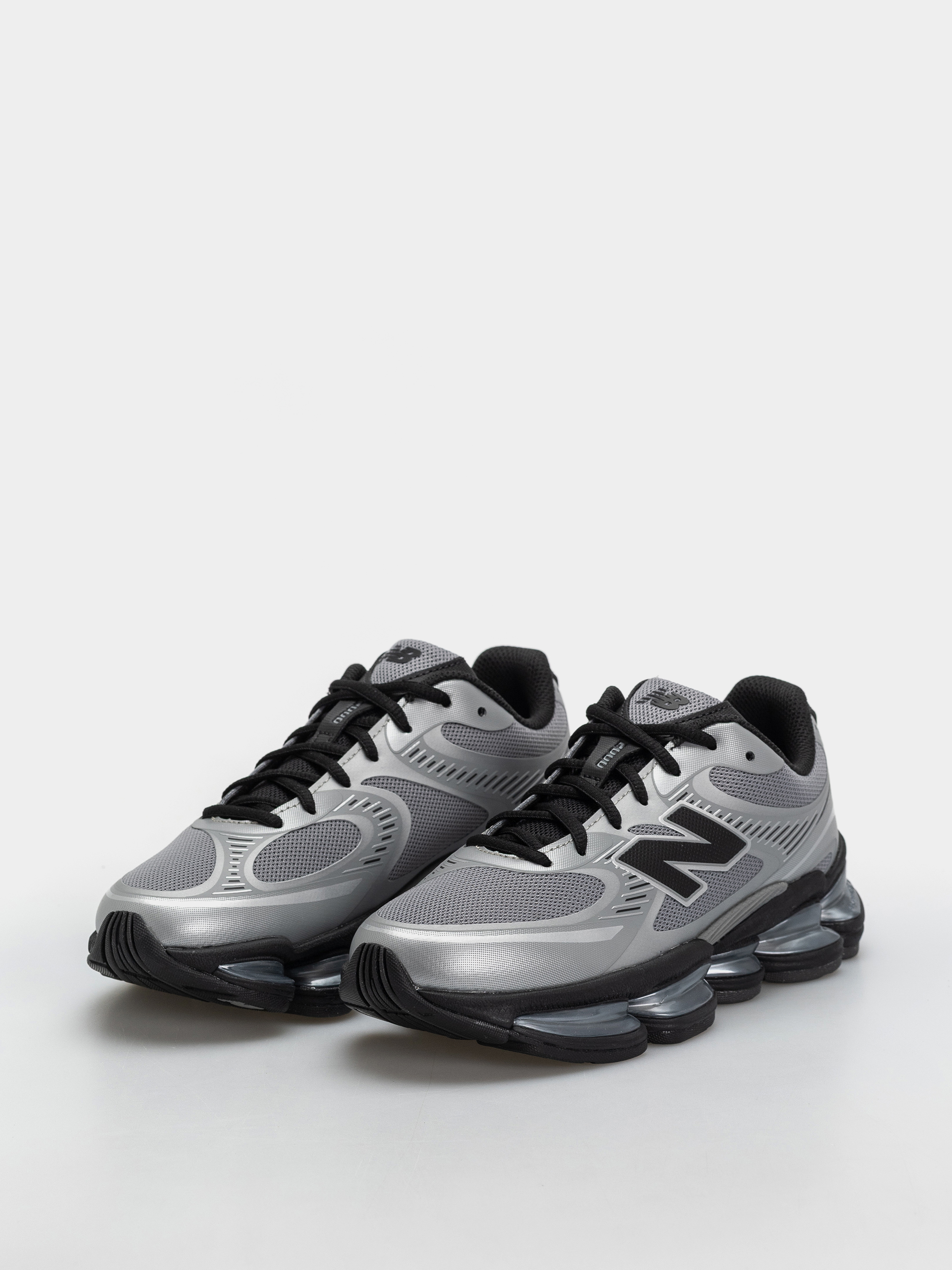 Topánky New Balance 2000 (slate grey/silver metallic)