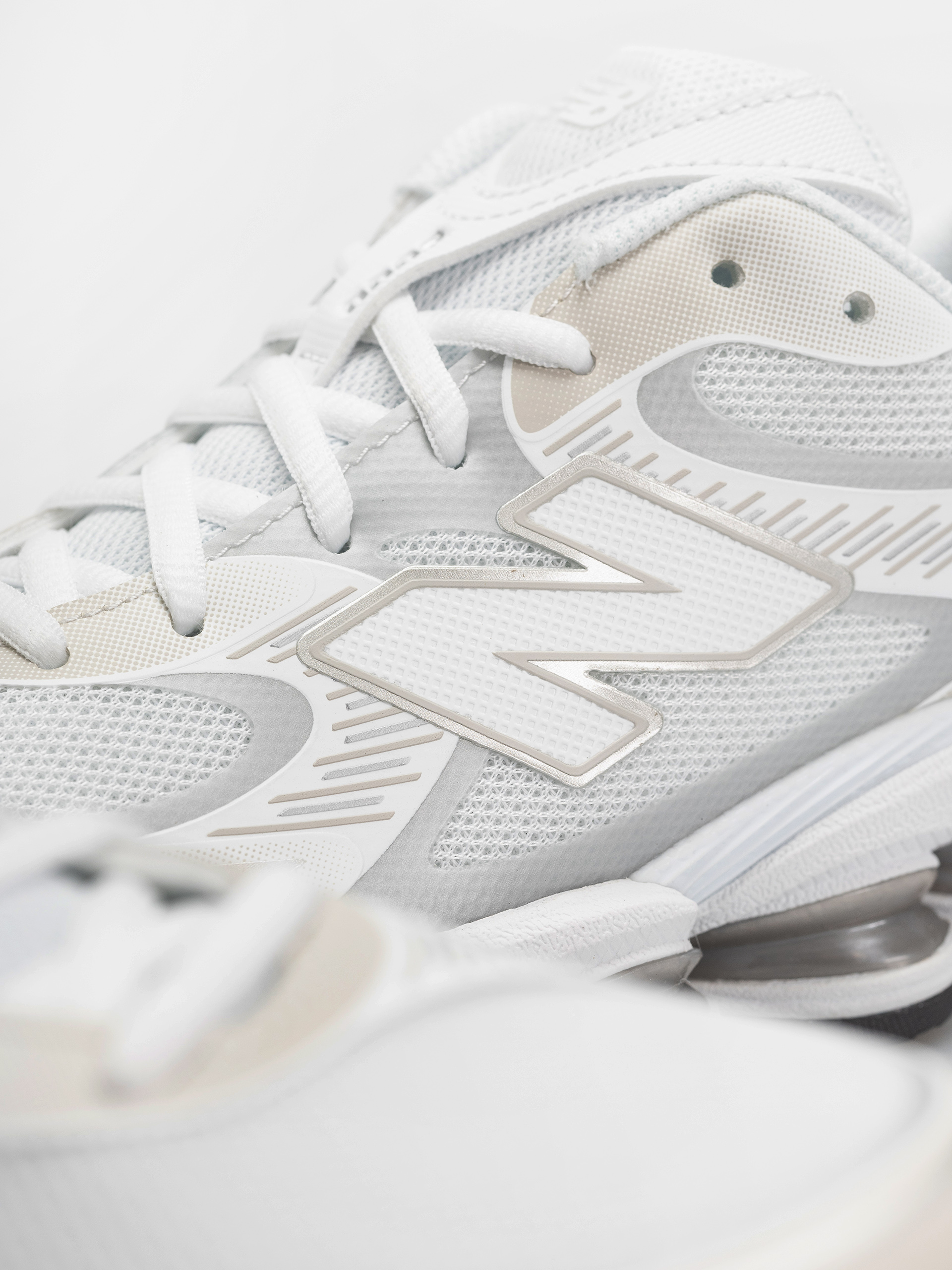 Topánky New Balance 2000 (103 white/silver metallic)