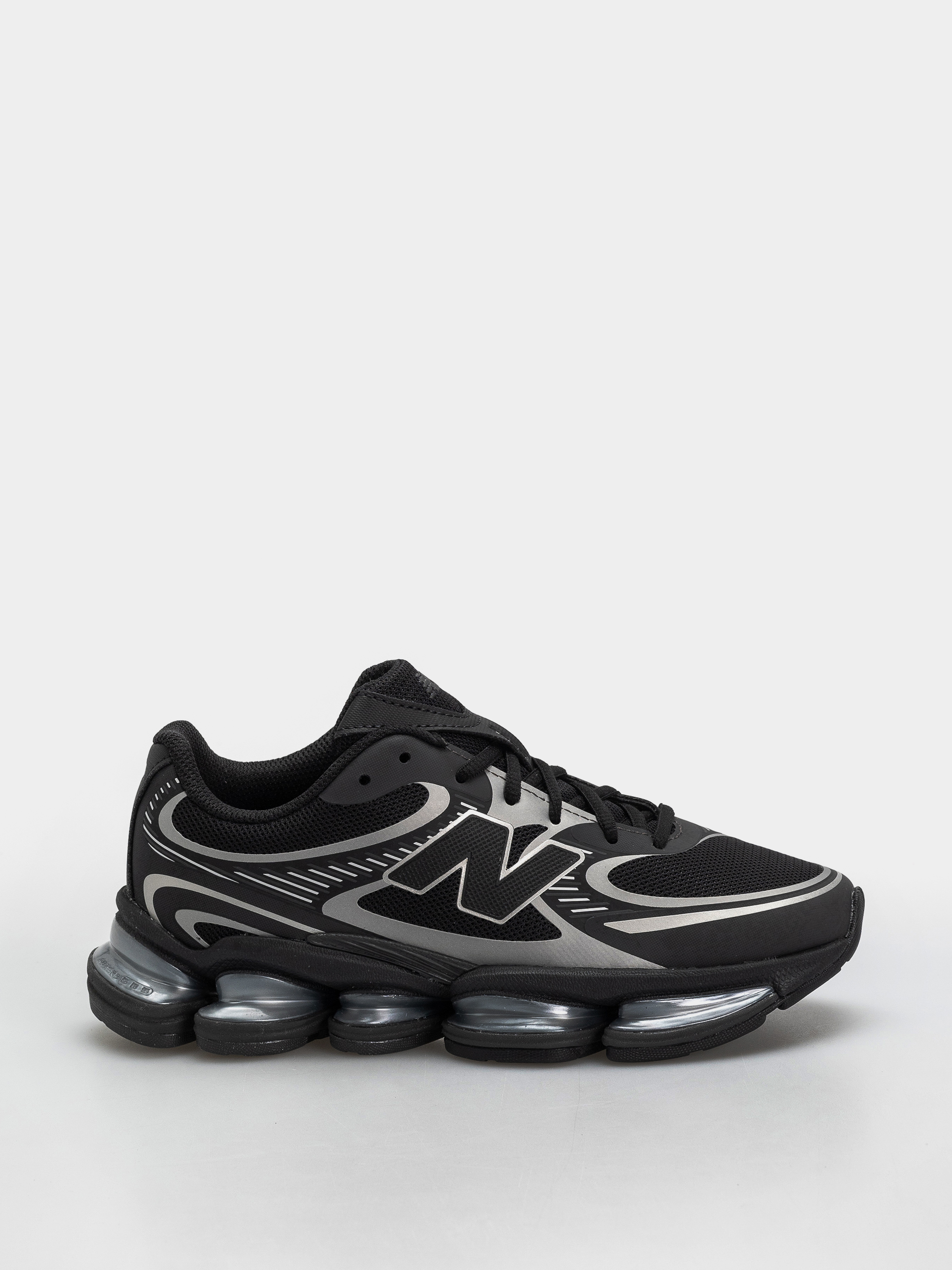 Topu00e1nky New Balance 2000 (black/silver metallic)