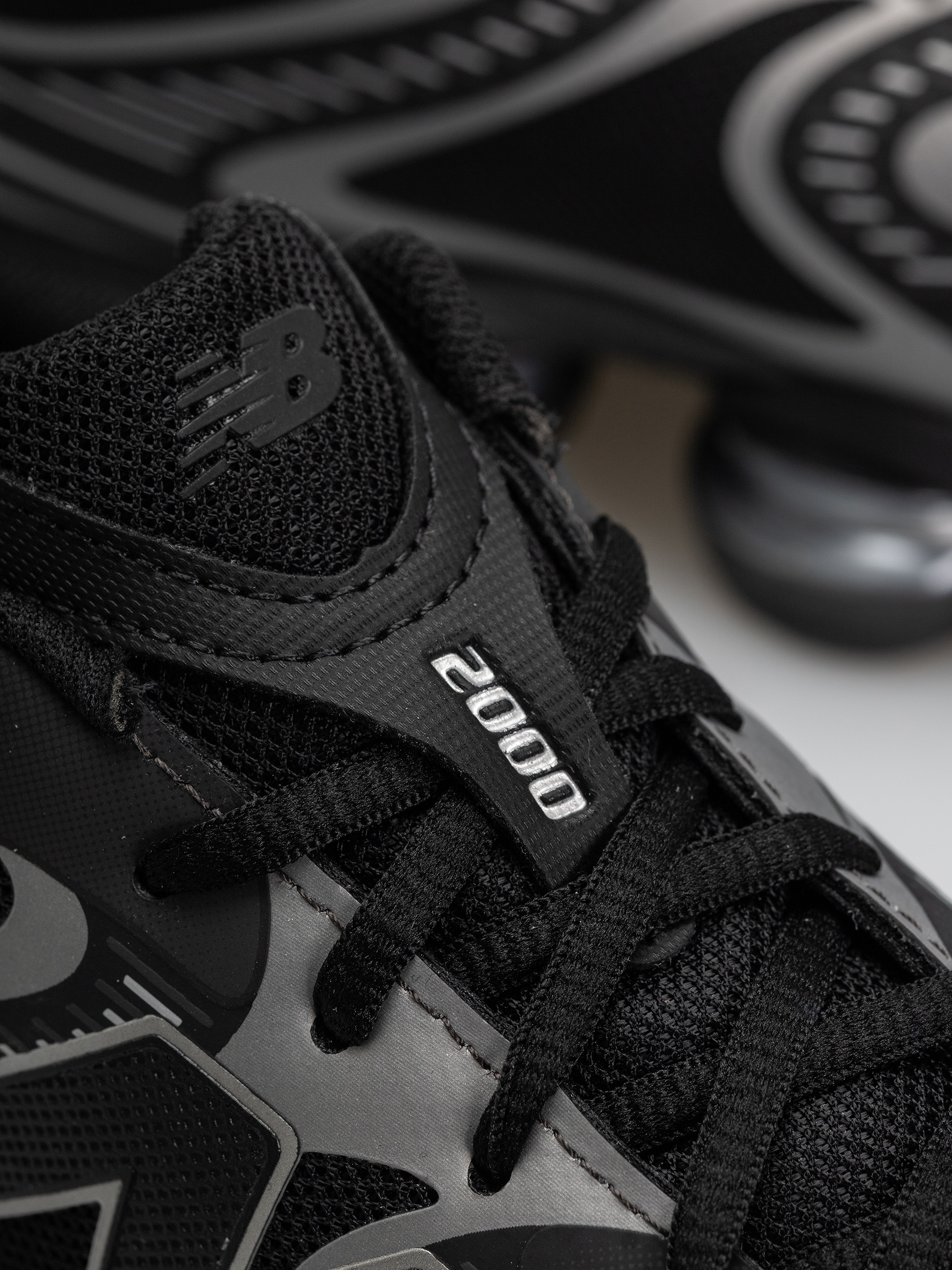 Topánky New Balance 2000 (black/silver metallic)