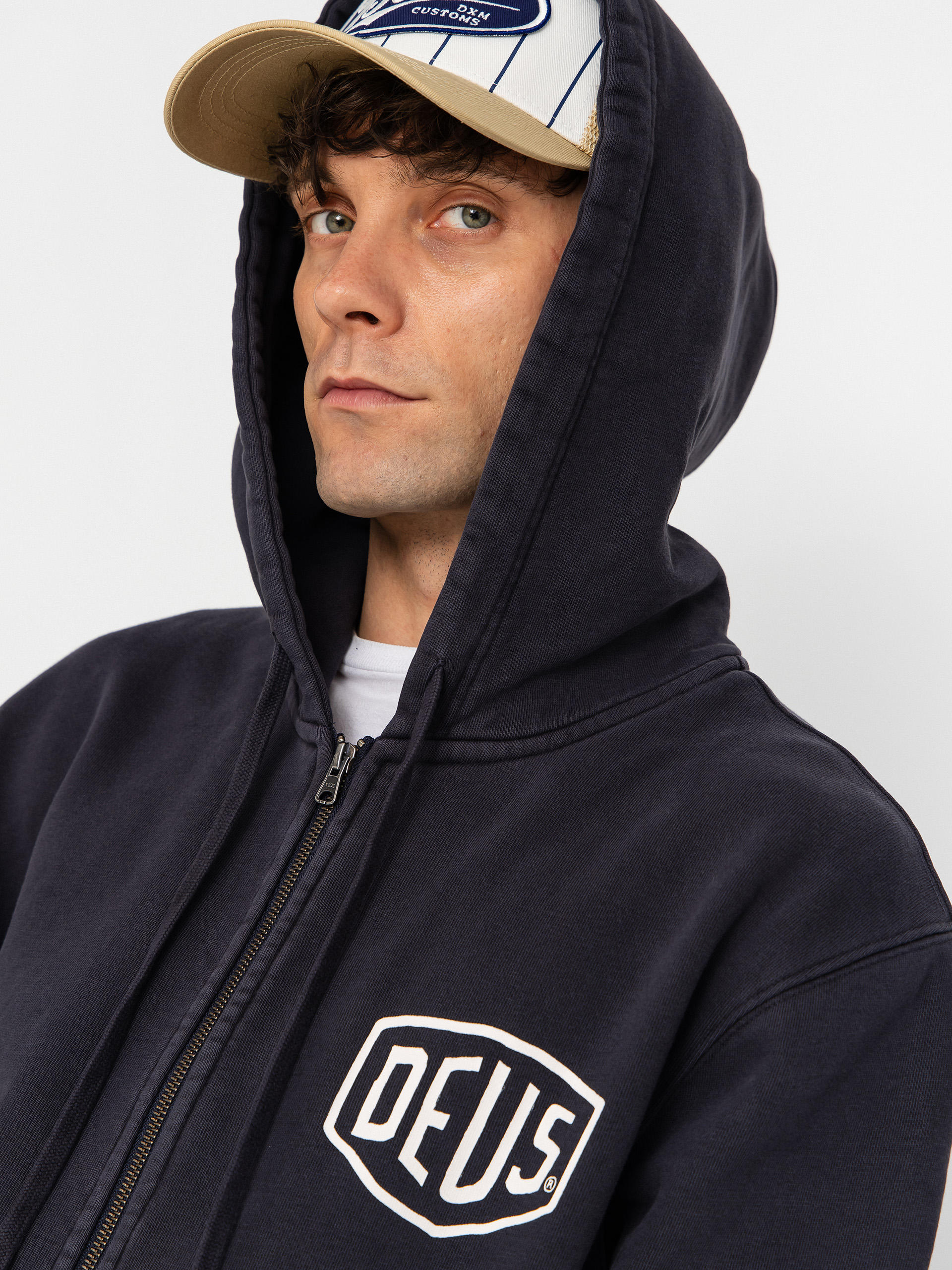 Mikina s kapucňou Deus Ex Machina Shield Garment Dyed ZHD (black)