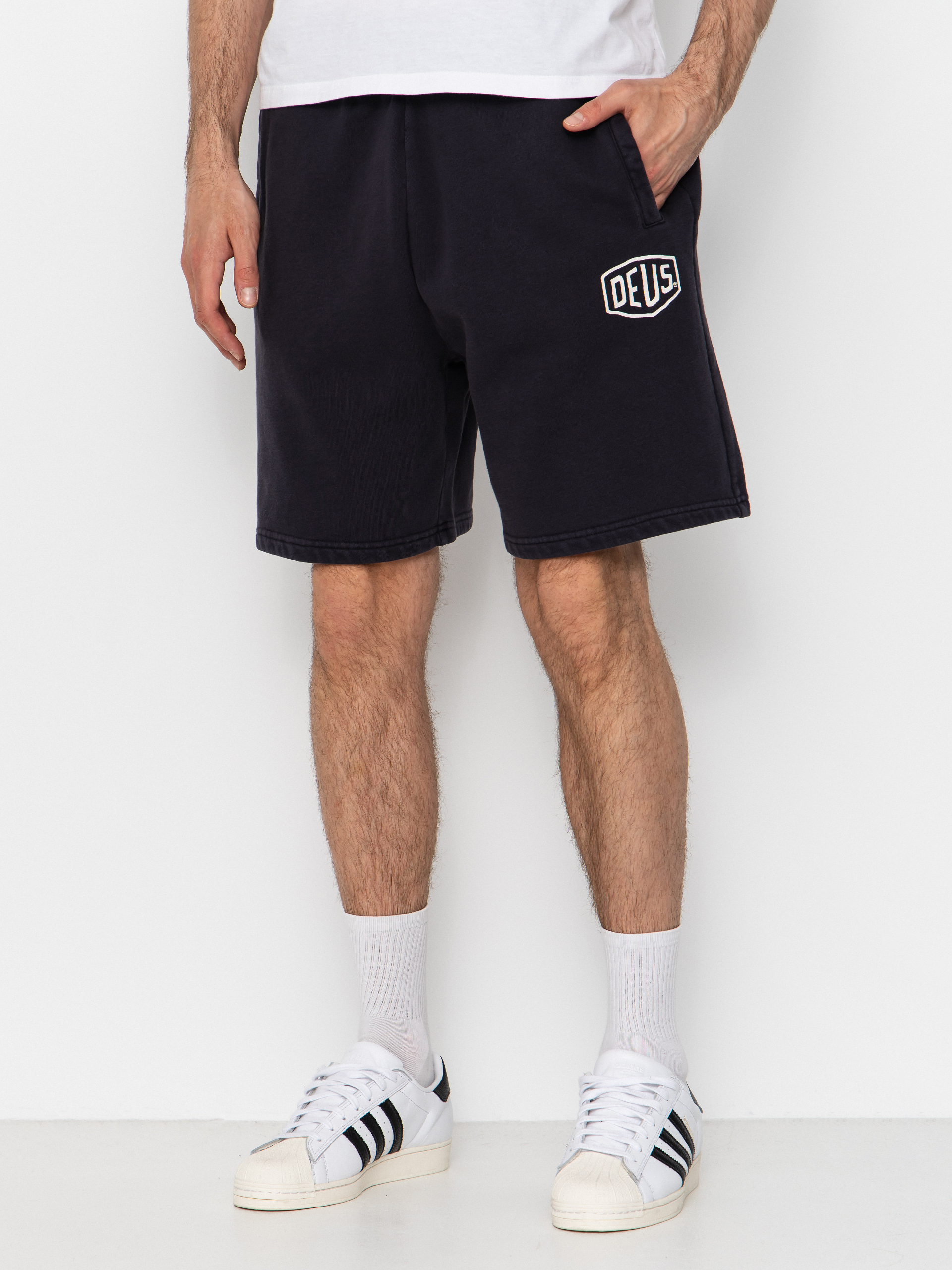 Kraťasy Deus Ex Machina Shield Garment Dyed Track (black)