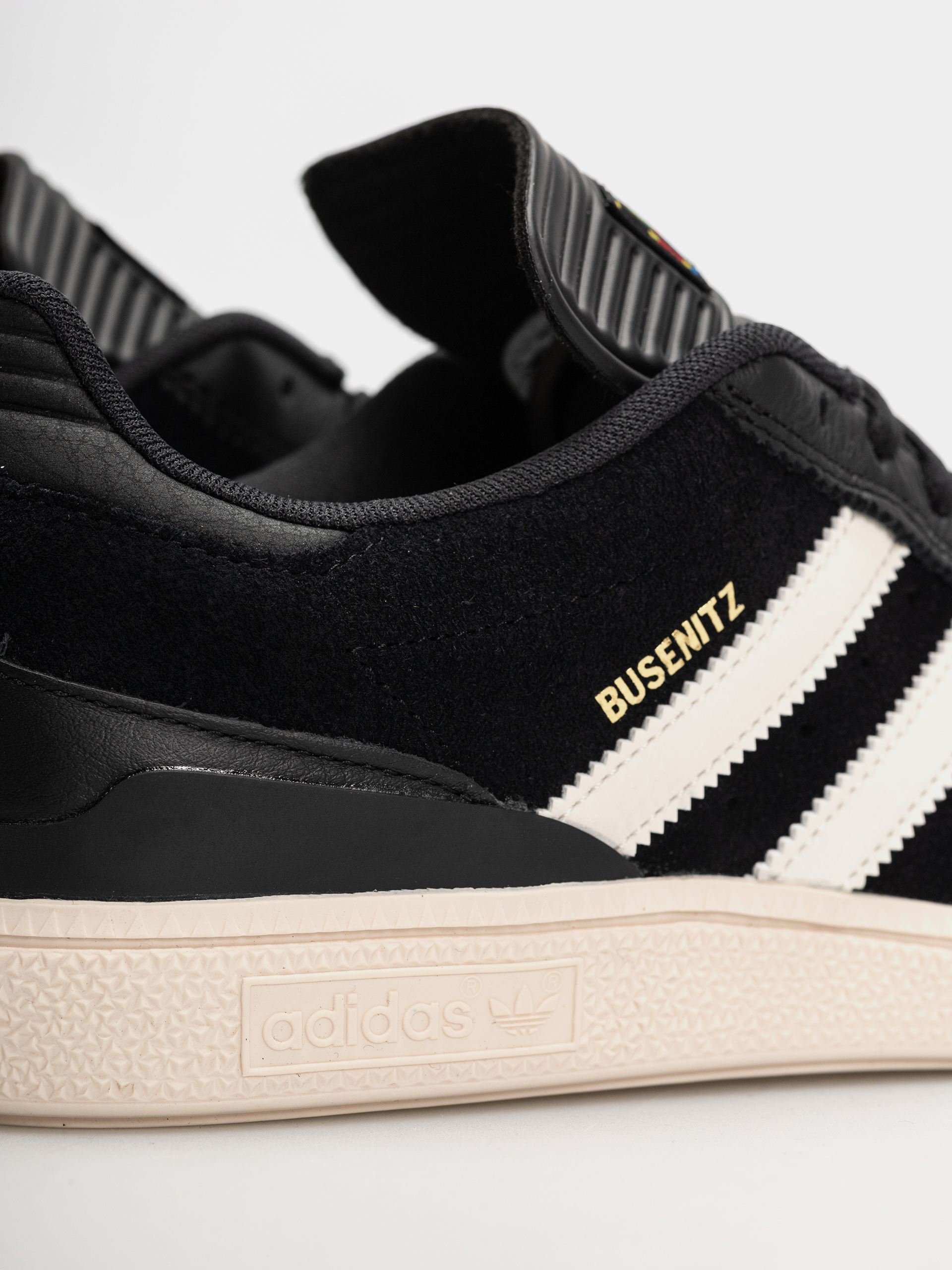 Topánky adidas Busenitz (cblack/cwhite/goldmt)