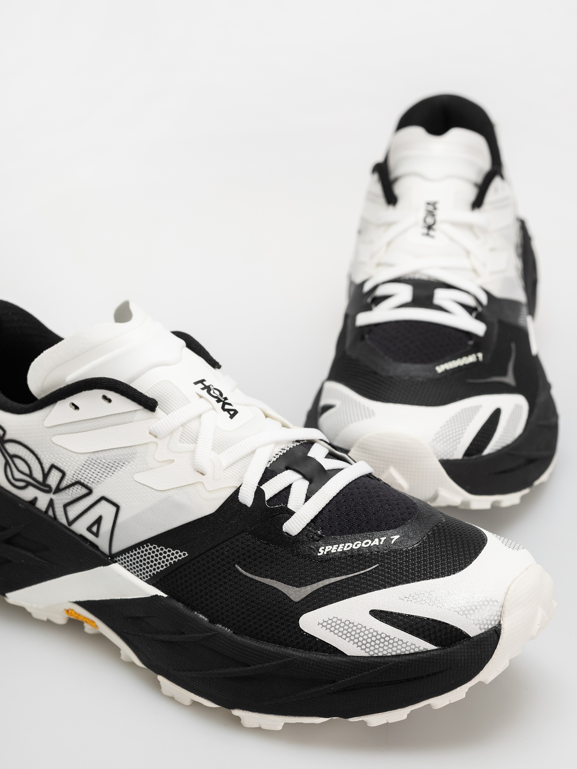 Topánky Hoka Speedgoat 7 (black/white)