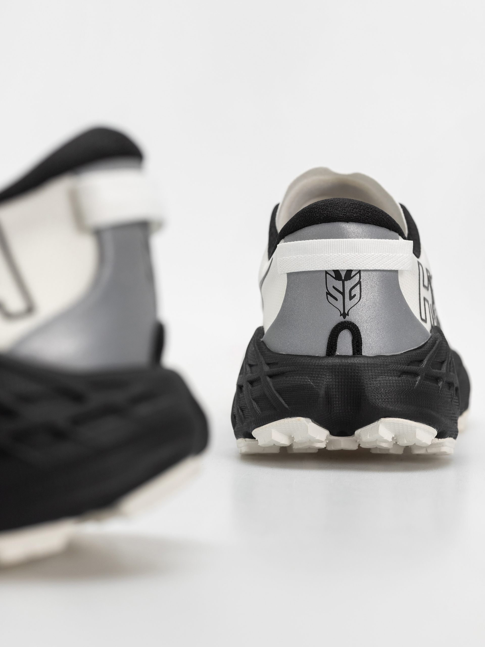 Topánky Hoka Speedgoat 7 (black/white)