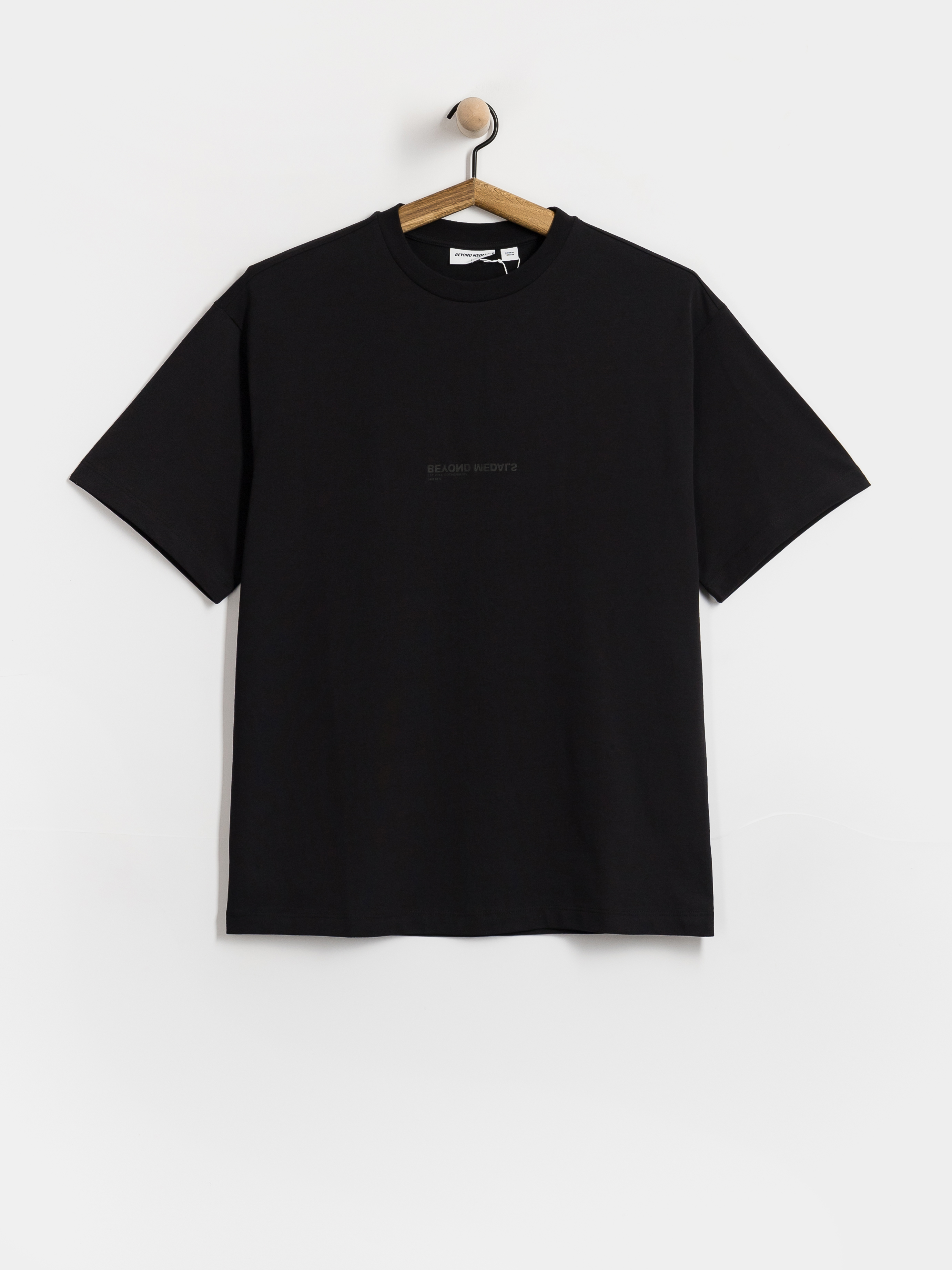 Tričko Beyond Medals Reverse Logo (black)