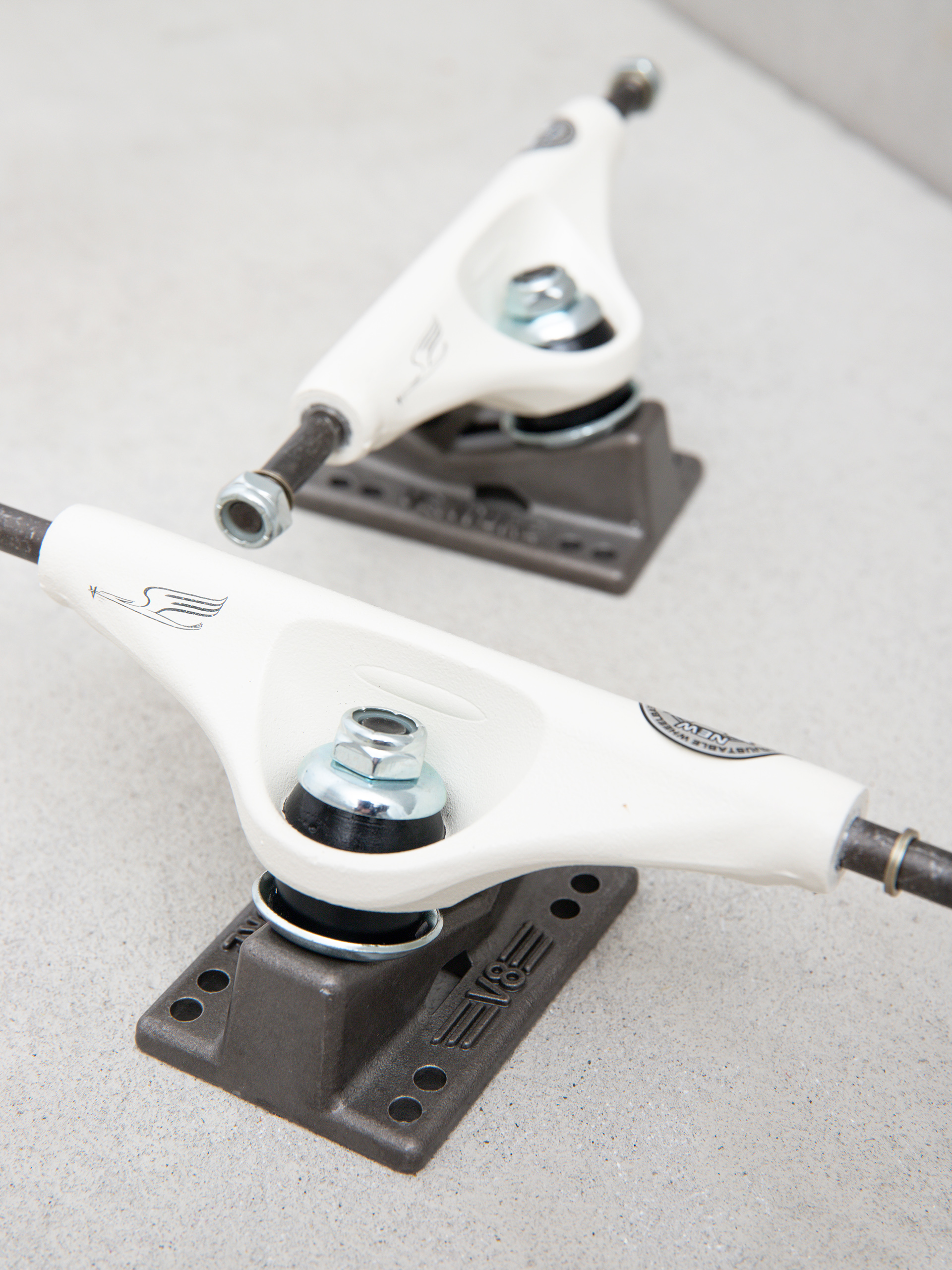 Trucky Venture Worrest Bob V8 (cream/blk)