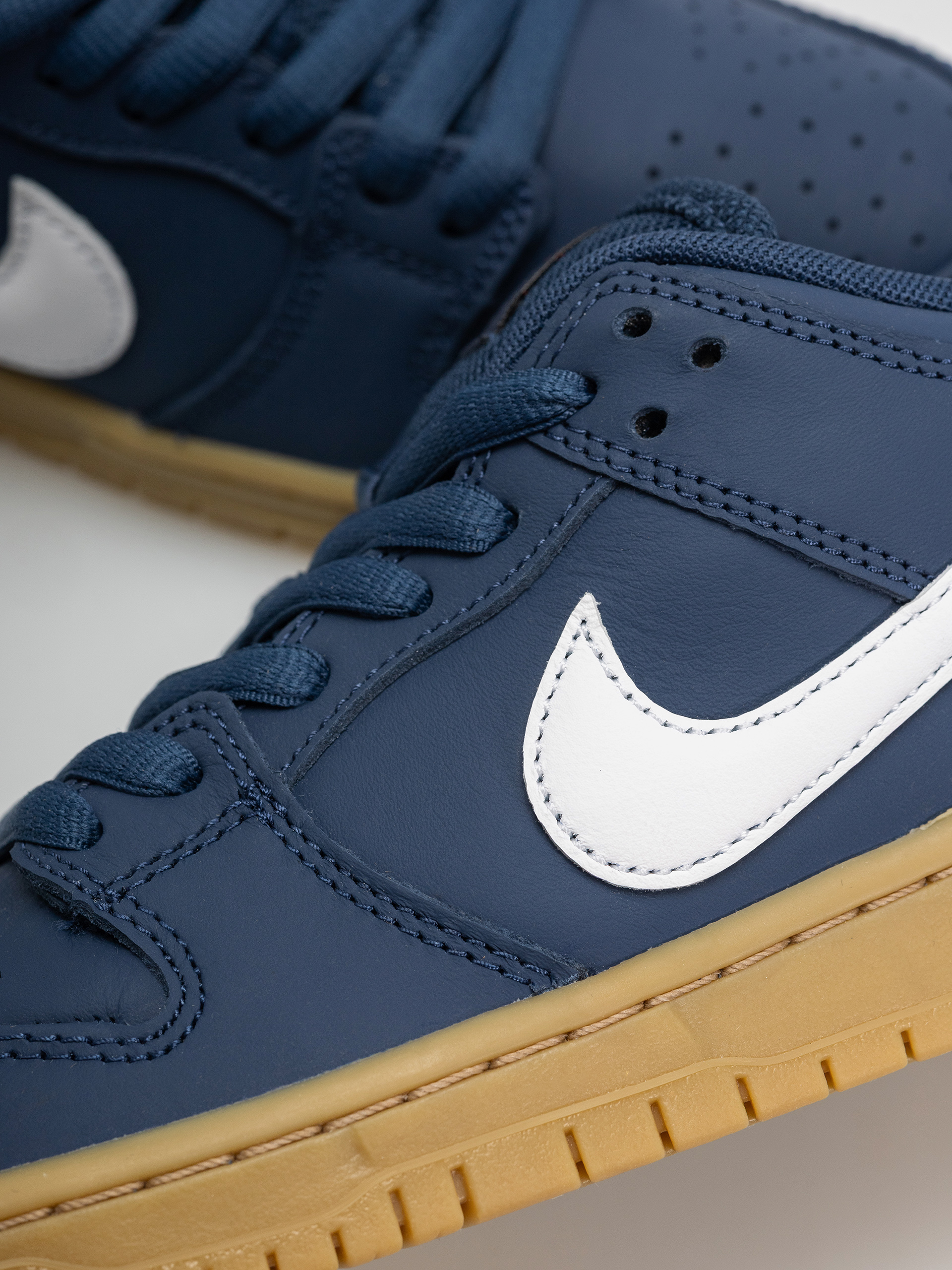 Topánky Nike SB Dunk Low Pro (navy/white navy gum light brown)