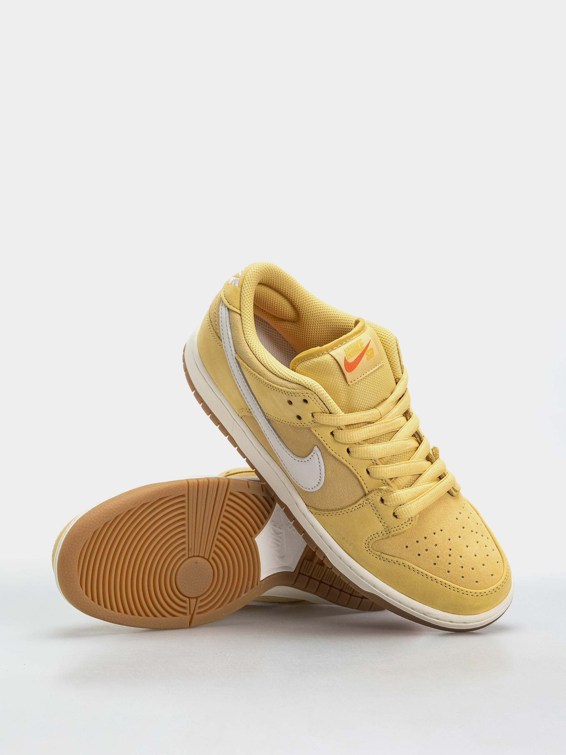 Topánky Nike SB Dunk Low Pro (saturn gold/sail saturn gold solar flare)