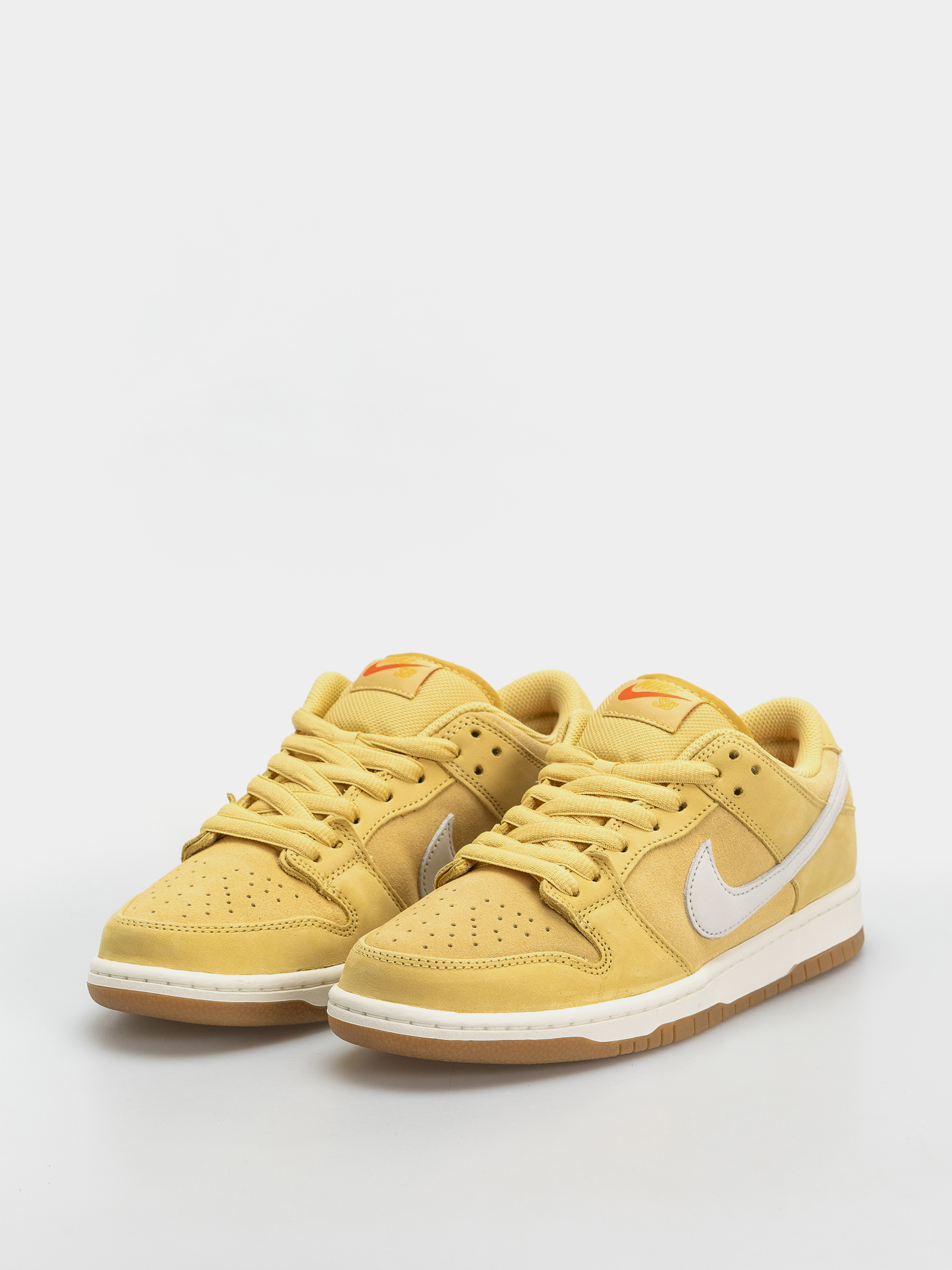 Topánky Nike SB Dunk Low Pro (saturn gold/sail saturn gold solar flare)