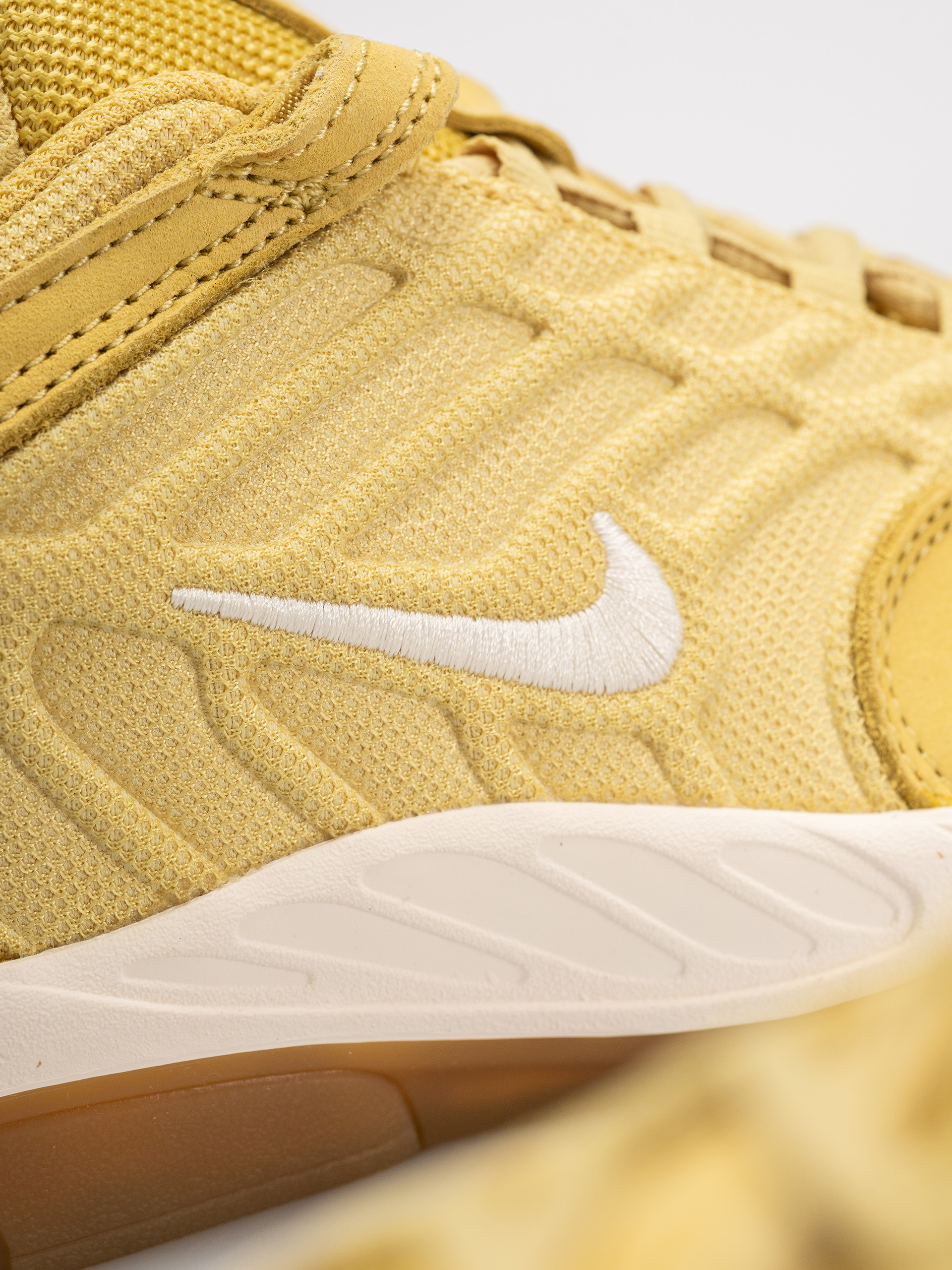 Topánky Nike SB Vertebrae Iso (saturn gold/sail saturn gold solar flare)