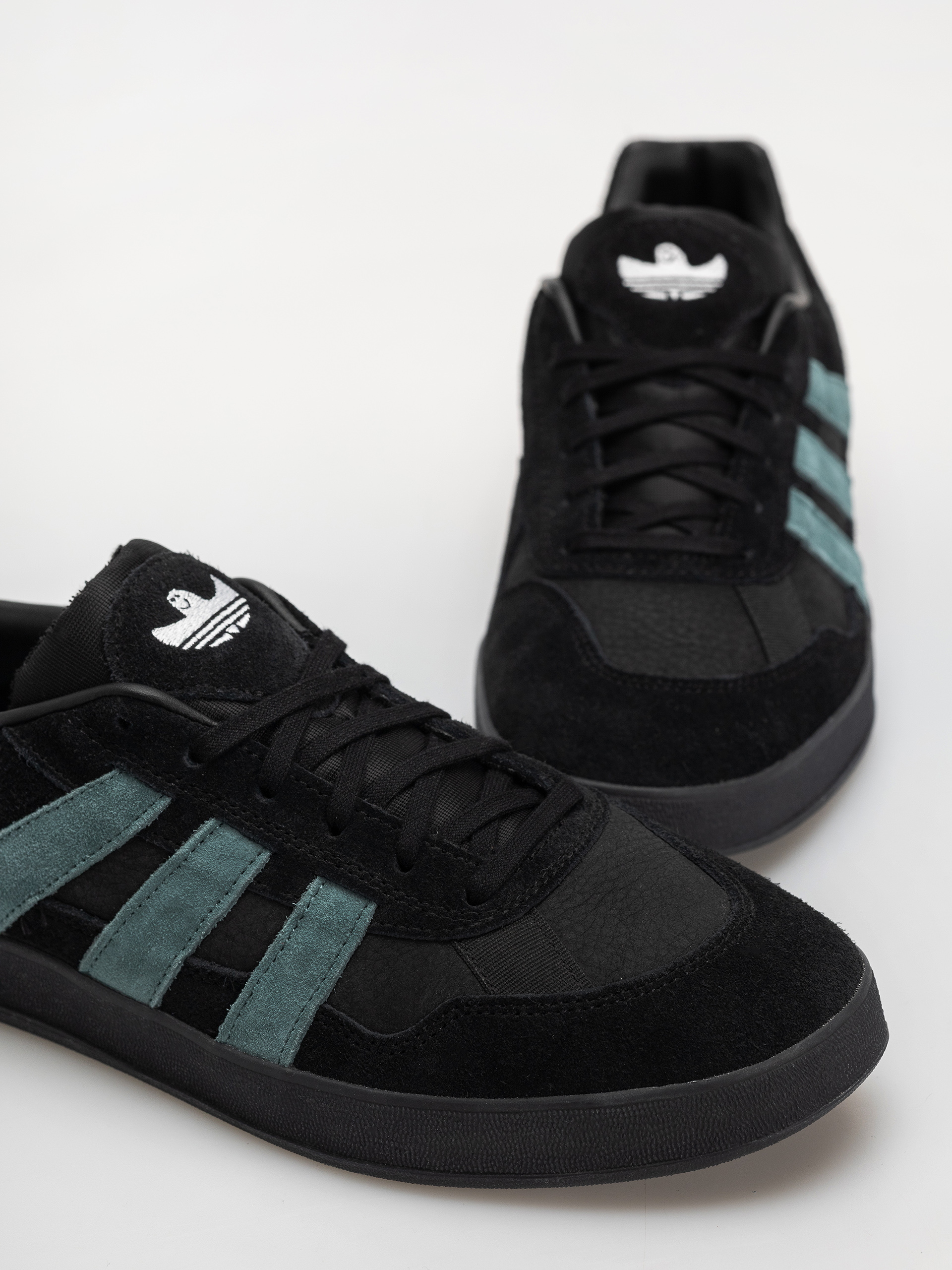 Topánky adidas Aloha Super (cblack/pretea/ftwwht)