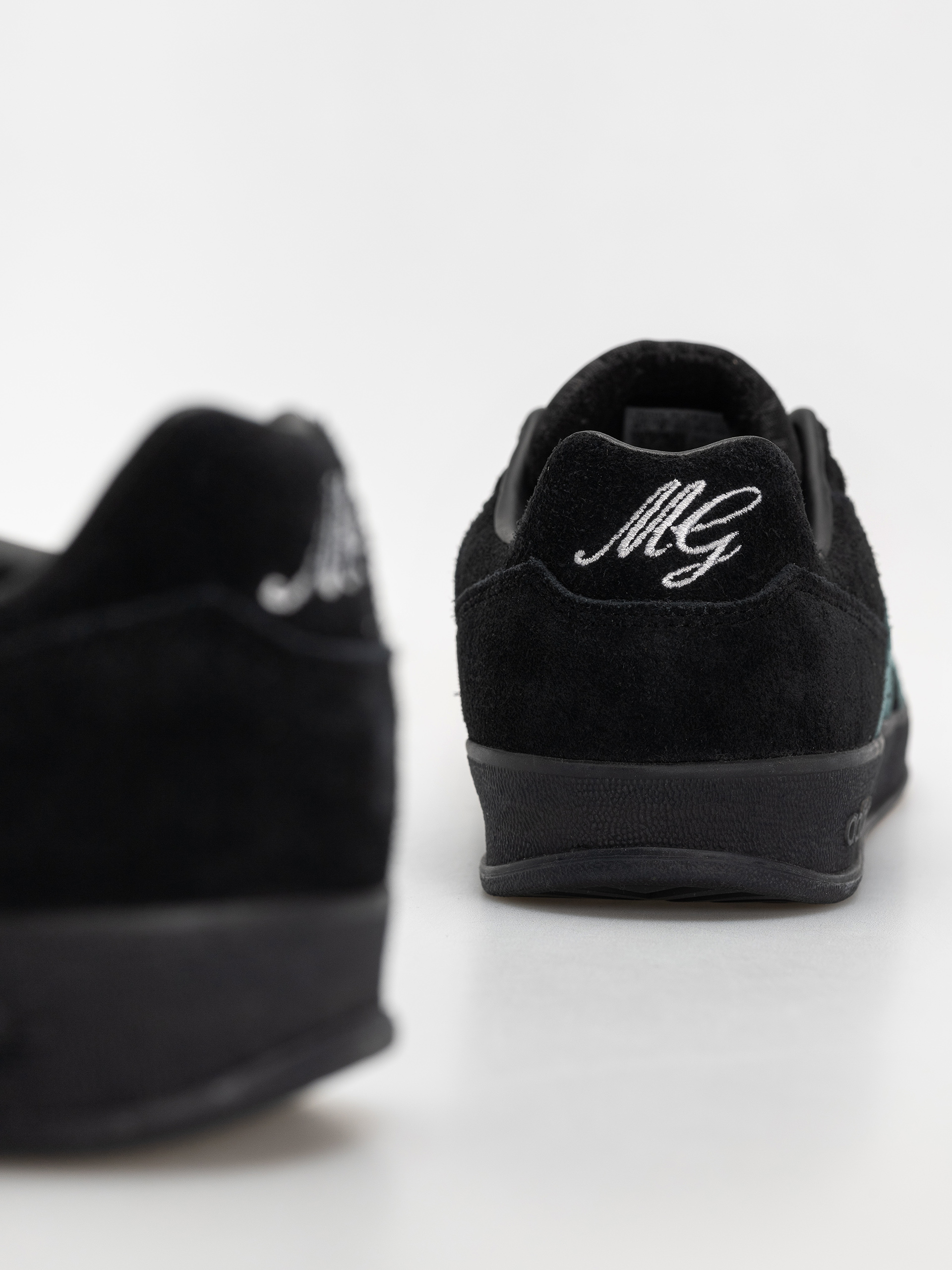 Topánky adidas Aloha Super (cblack/pretea/ftwwht)