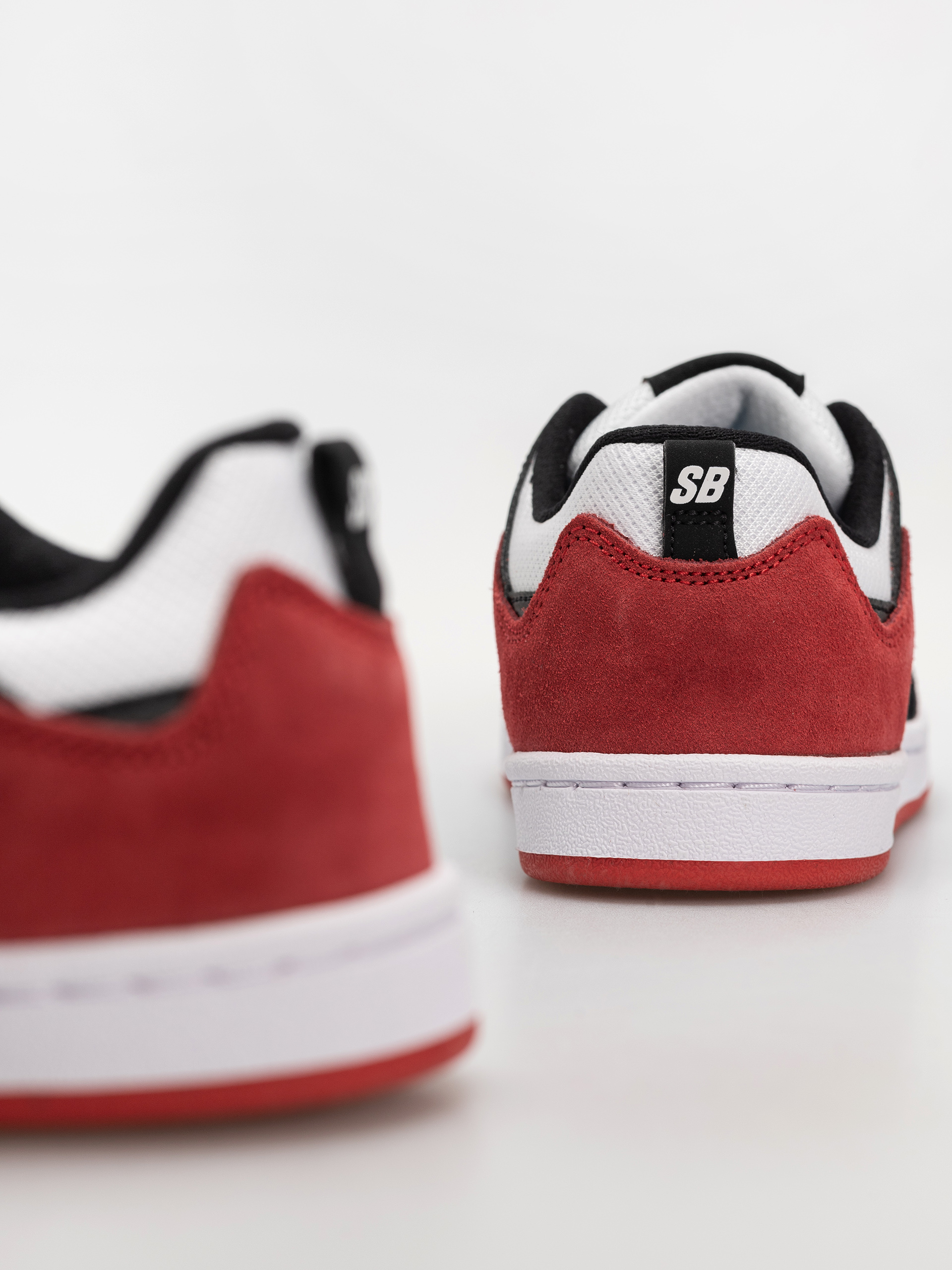 Topánky Nike SB Alleyoop JR (white/black university red white)