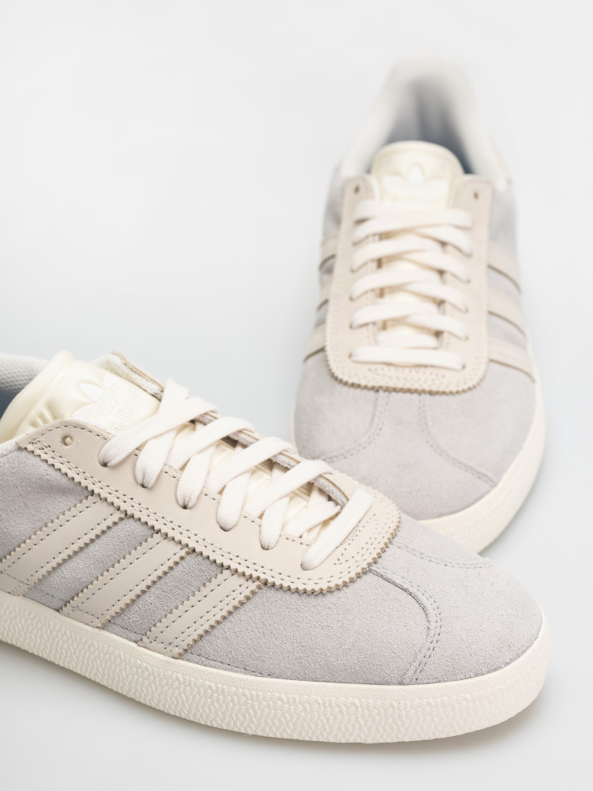 Topánky adidas Gazelle Adv (gretwo/cwhite/goldmt)