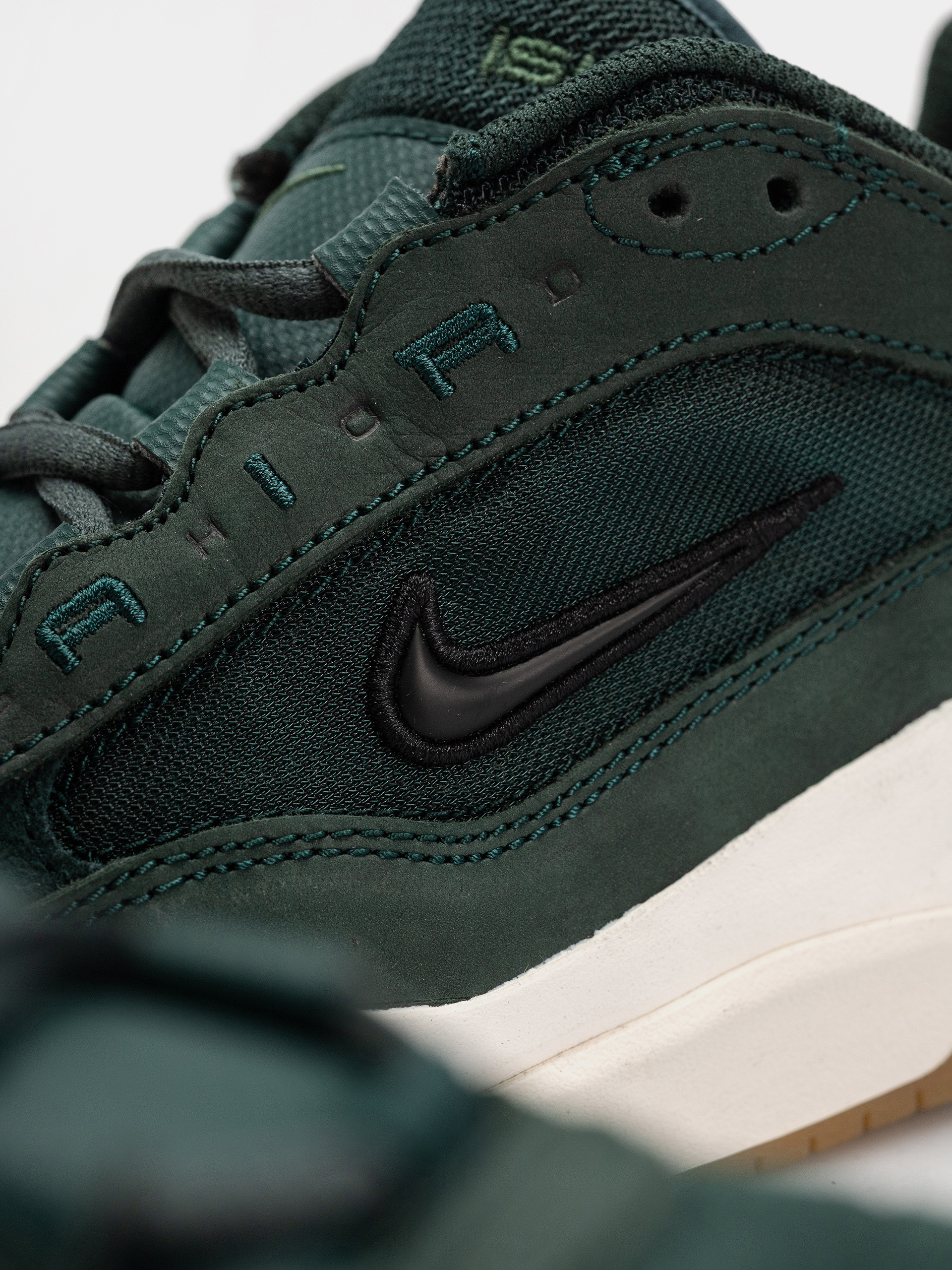Topánky Nike SB Air Max Ishod Iso (deep fir/black fir sail)