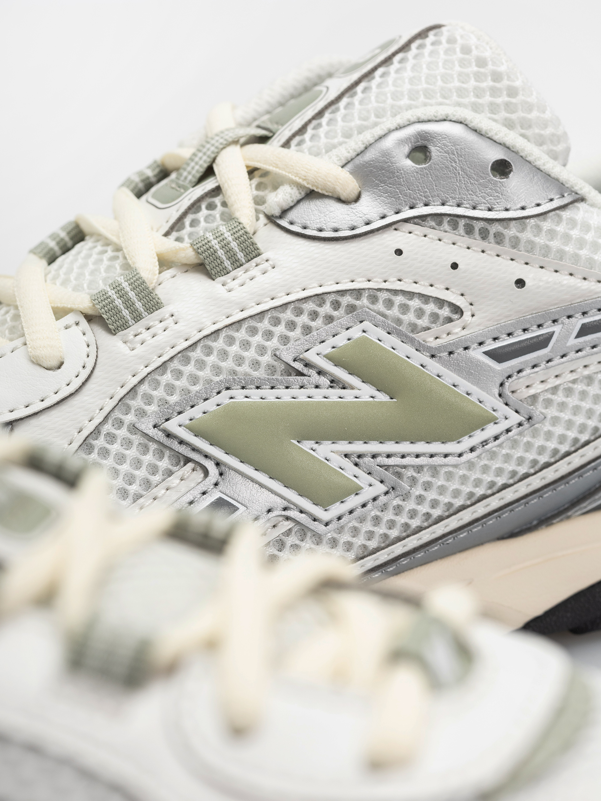 Topánky New Balance 204 (silver metallic/garter snake swb)
