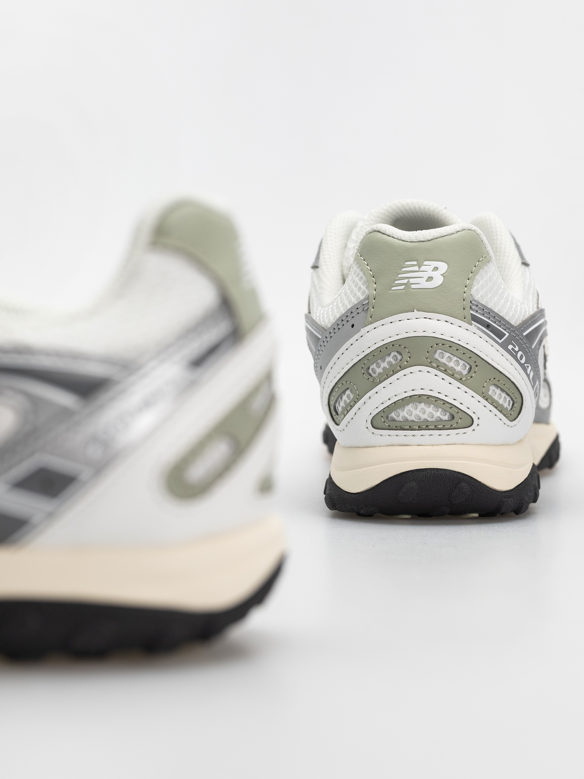 Topánky New Balance 204 (silver metallic/garter snake swb)